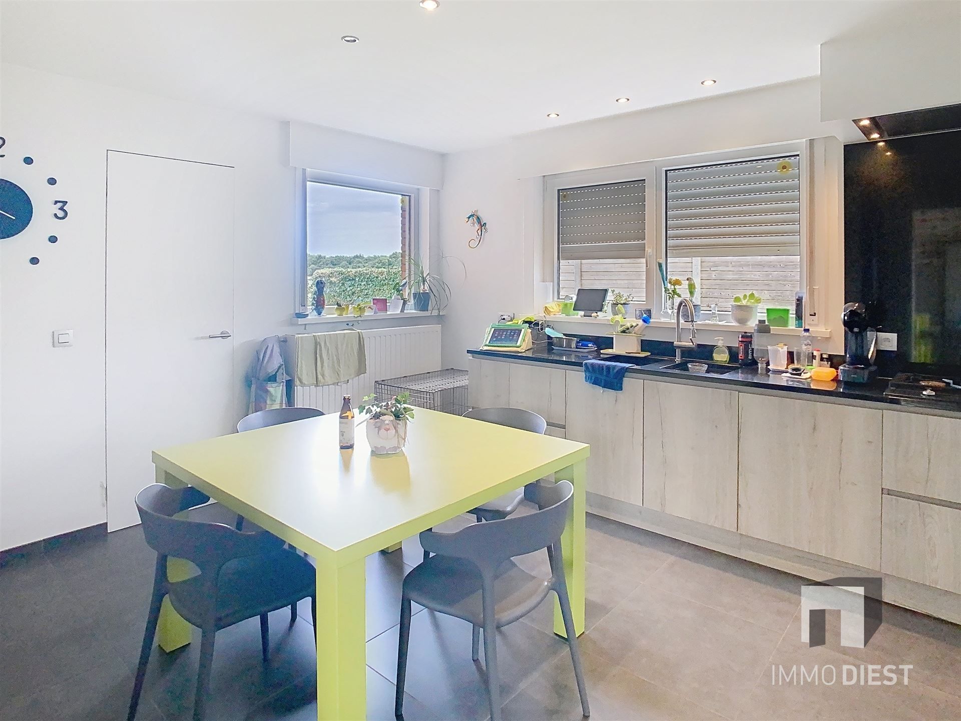 Gerenoveerde woning met knappe ligging en 4 slaapkamers foto 12