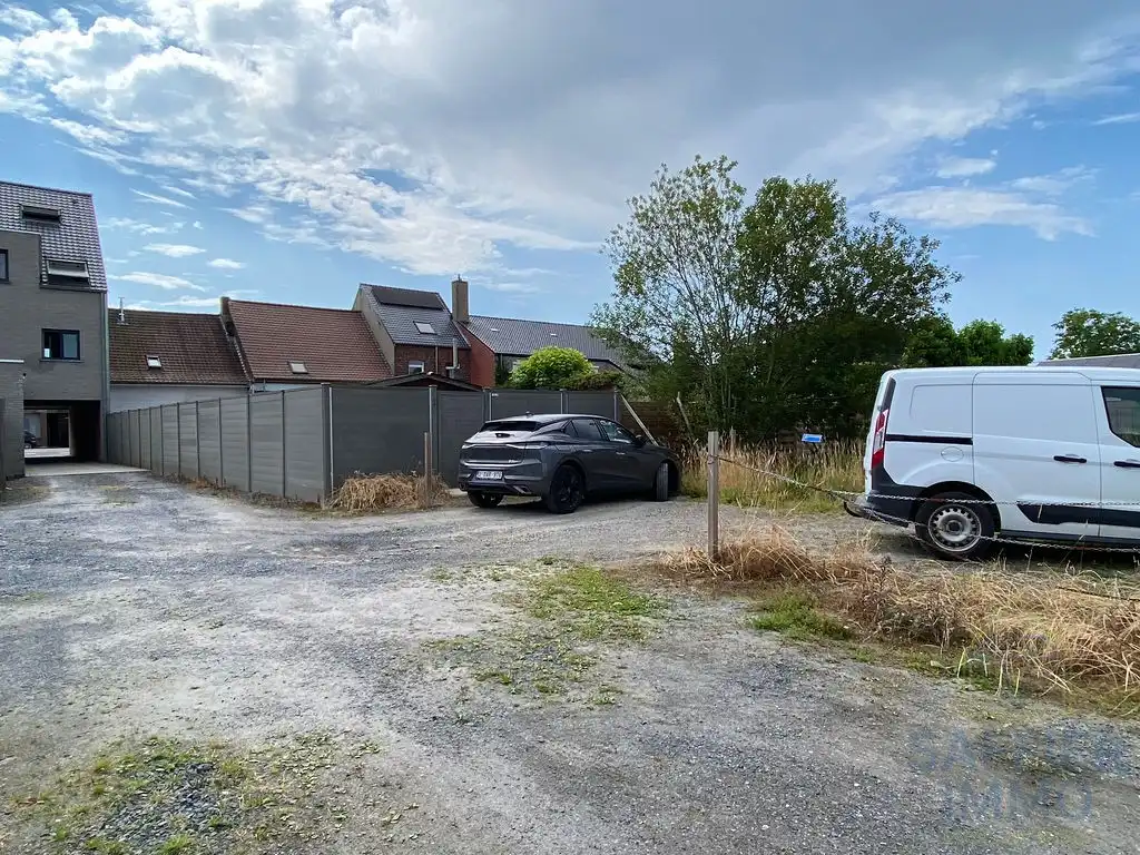 Huis met twee slaapkamers, verschillende staanplaatsen en tuin te huur in Ingelmunster foto 16