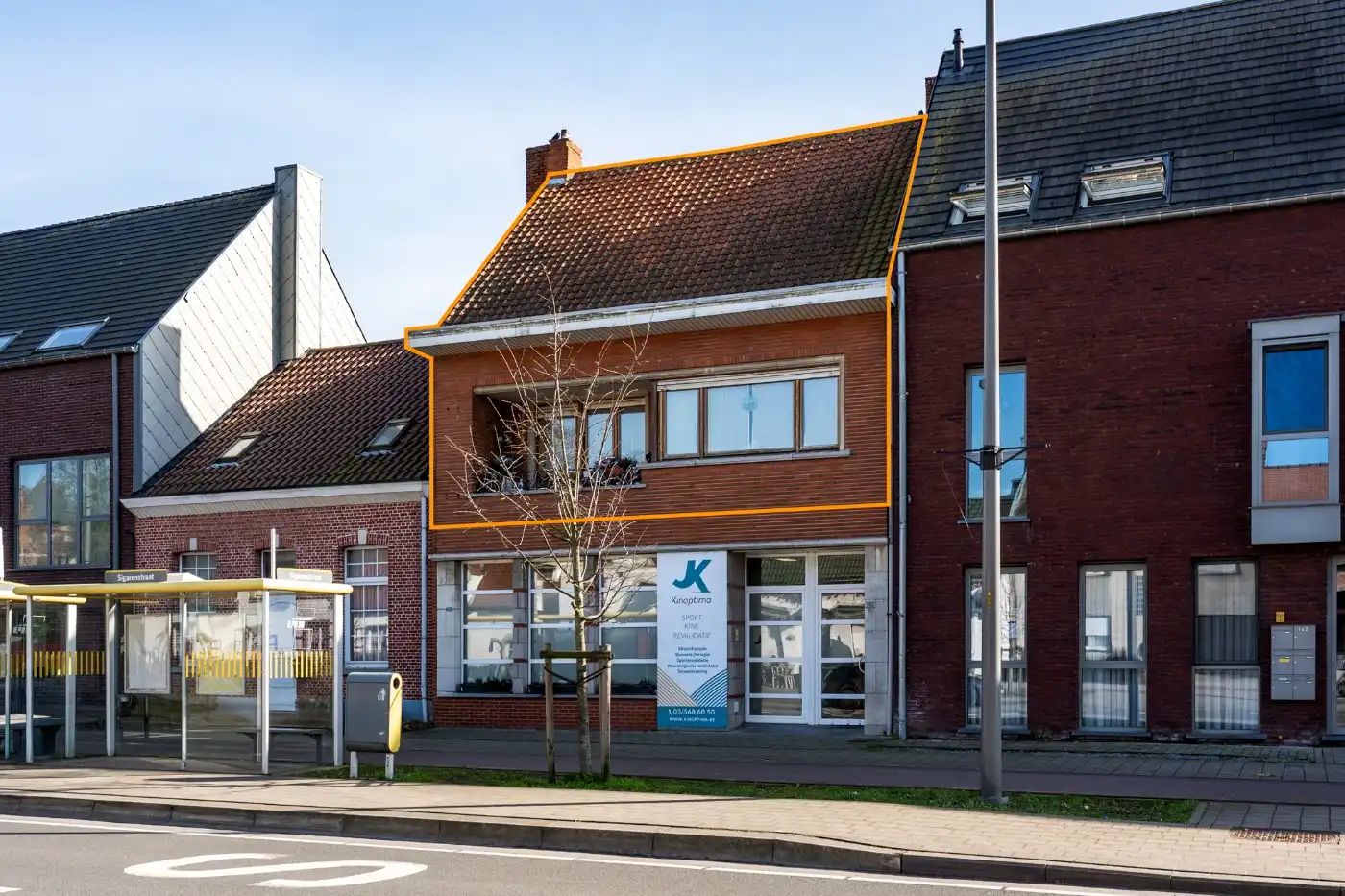 Tof app. op de 1e en 2e verd. met 2 slpk. en terrasje foto {{pictureIndex}}