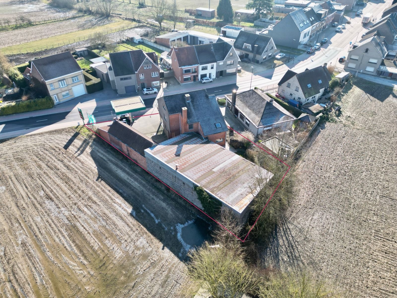 Ruime Woning met 3 SLPK, tuin, opslagruimte én magazijn! foto 26