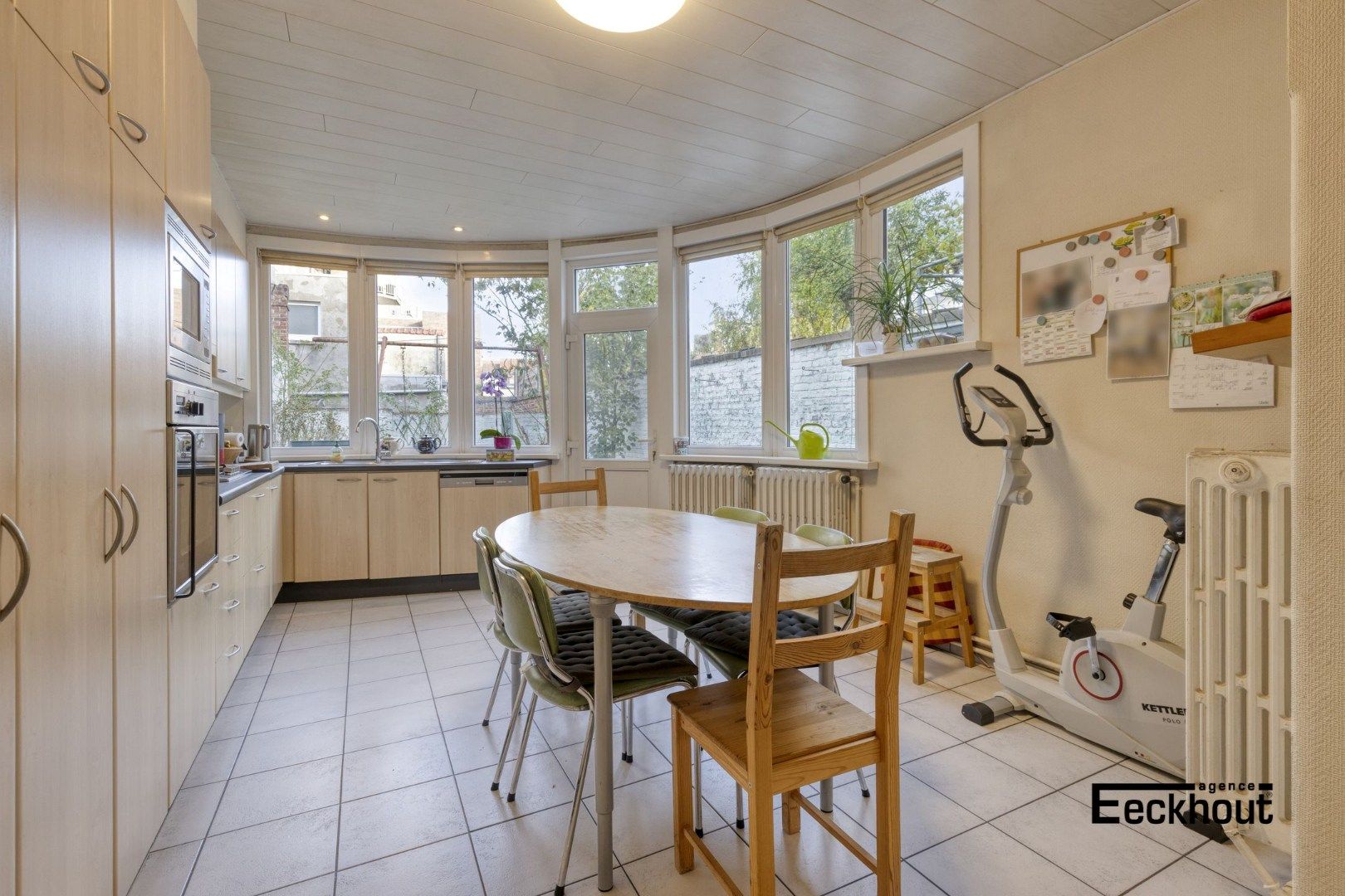 Ruime woning met 4 slaapkamers en achtertuin foto 5