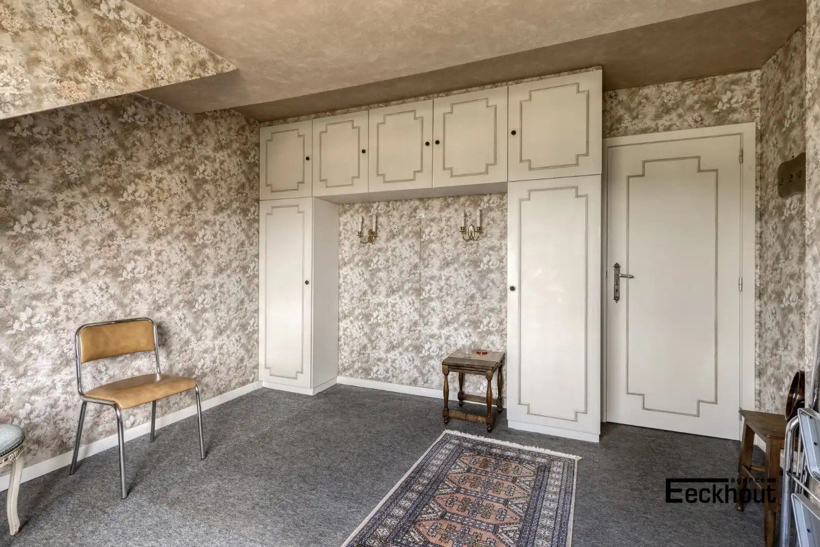 Te moderniseren woning op goede ligging met garage en tuin! foto 14