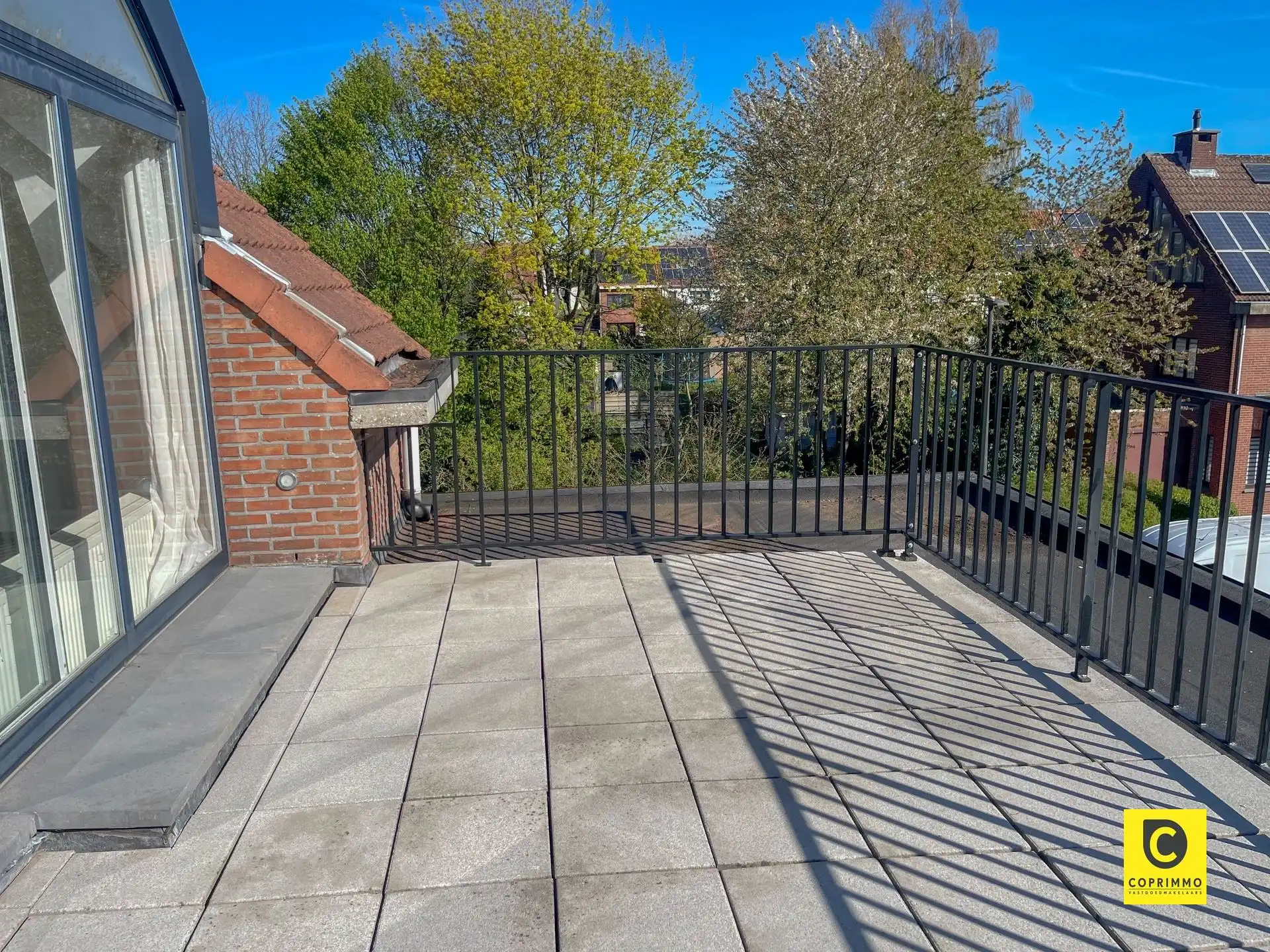 Dakappartement met groot terras foto {{pictureIndex}}