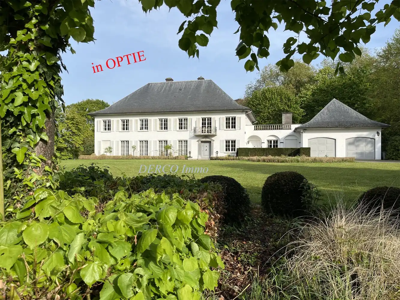 luxe villa op prachtig terrein van 1,40 hectare (79 m breed) foto {{pictureIndex}}