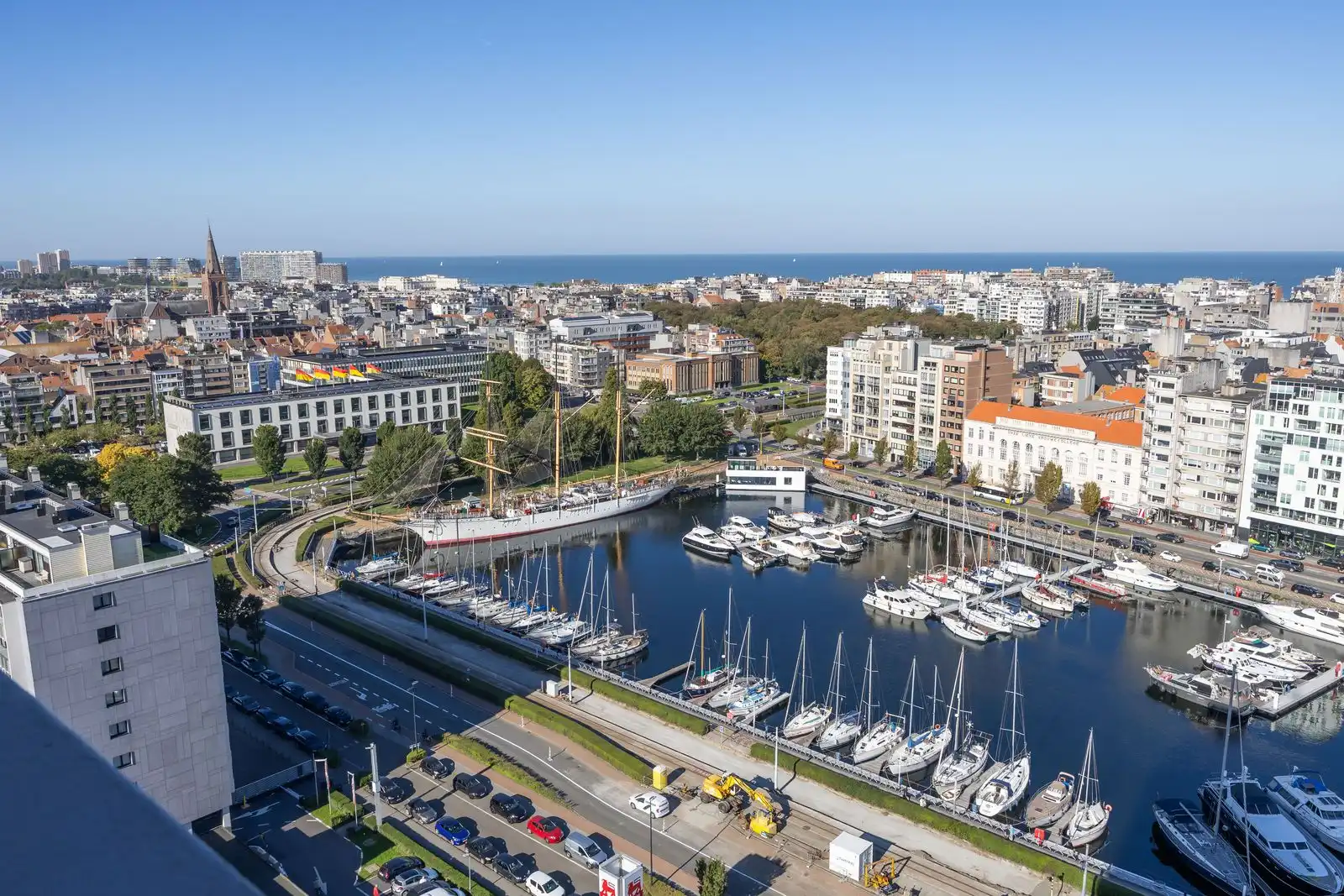 Uniek appartement met panoramisch zicht 180° foto 12
