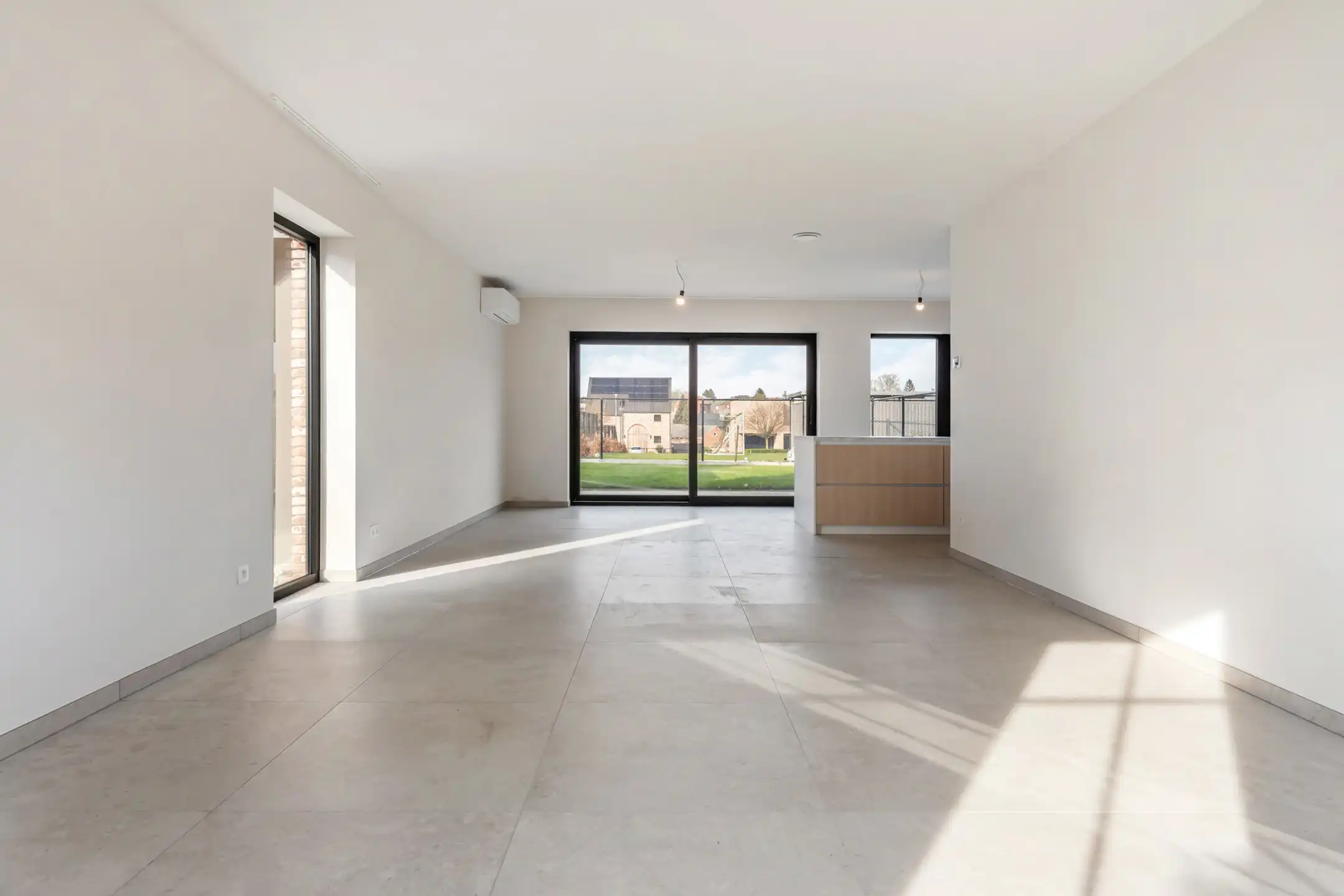 Charmante nieuwbouwwoning met carport te Zichen.  foto 4