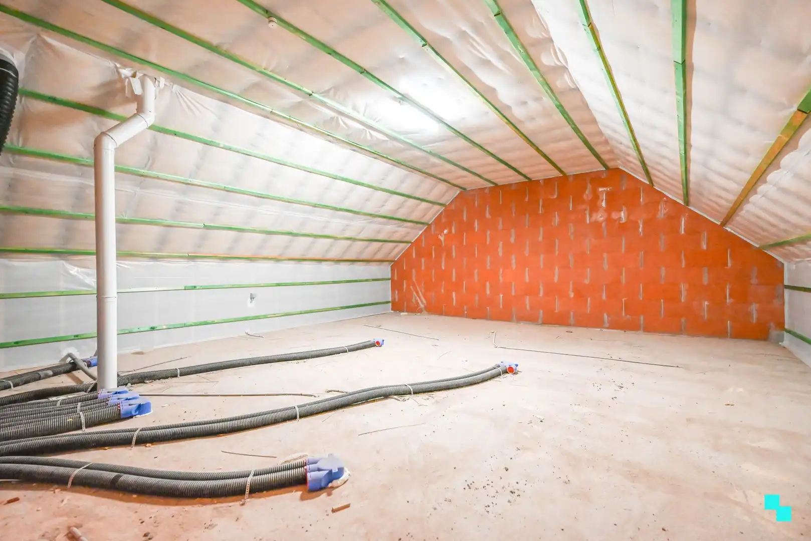 Hedendaagse nieuwbouwwoning nabij centrum foto 18