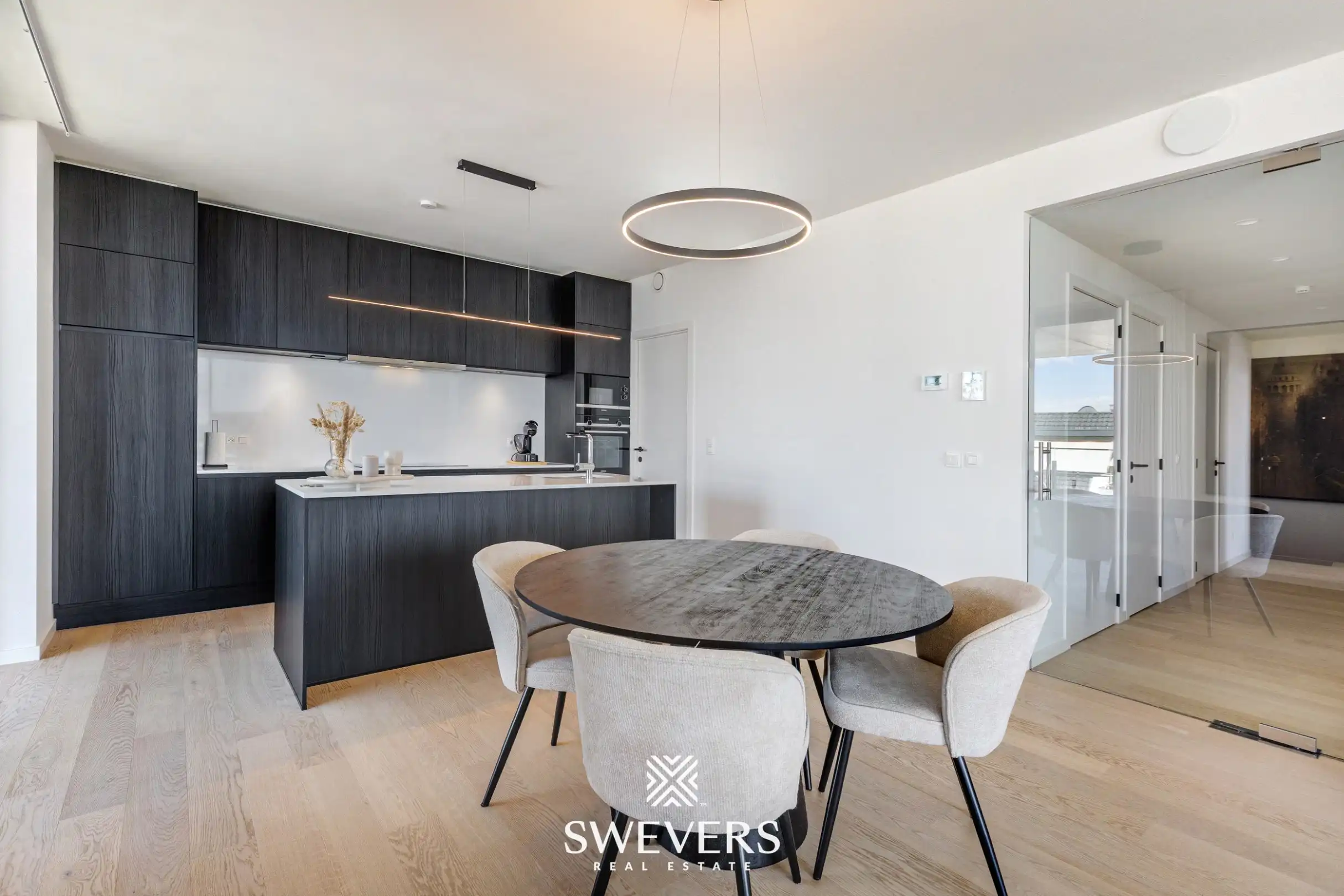 Fantastisch appartement met 3 slaapkamers en ruim terras op de Markt in Beringen  foto 7