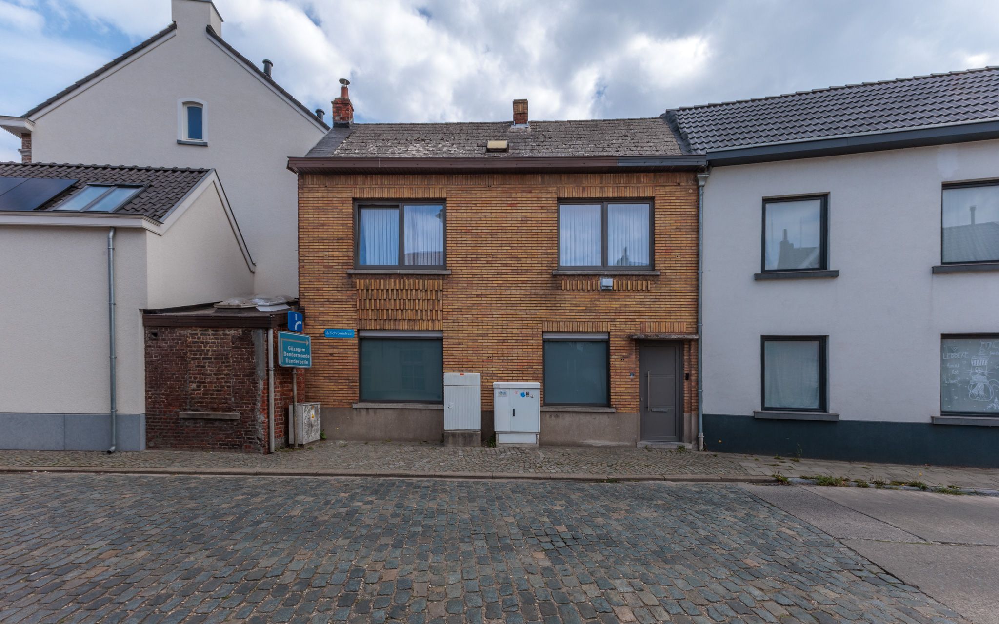 Wieze – Instapklare woning foto {{pictureIndex}}