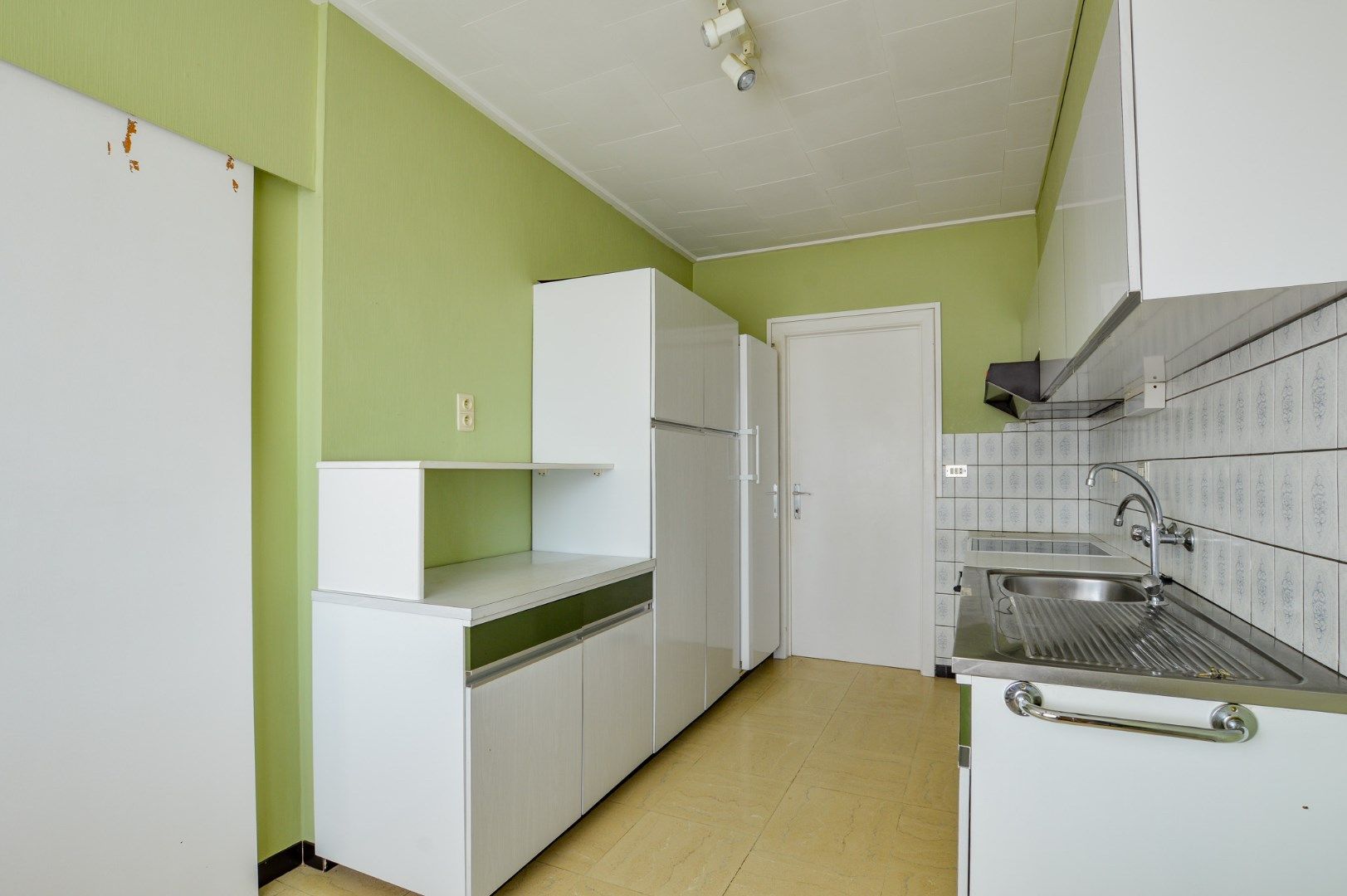 Halfopen bebouwing met 4 slaapkamers en ruime tuin in Zedelgem foto 4