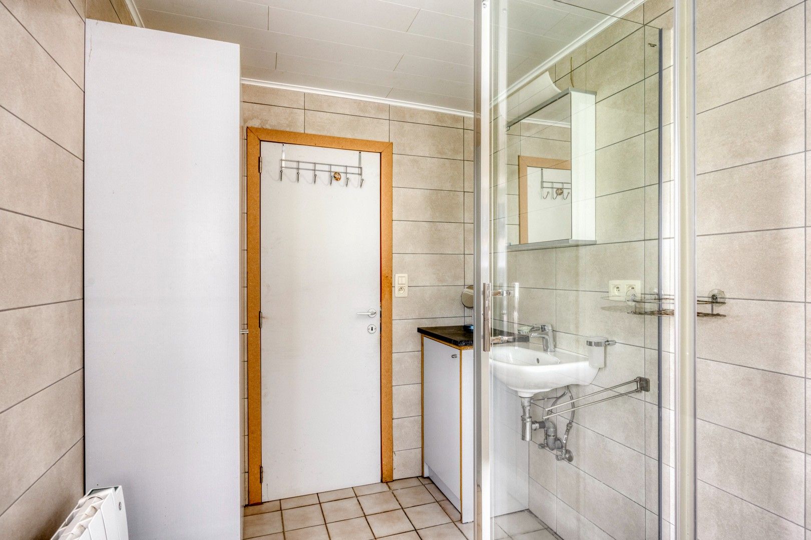 Op te knappen woning met oprit en tuin nabij de Gentbrugse Meersen foto 15