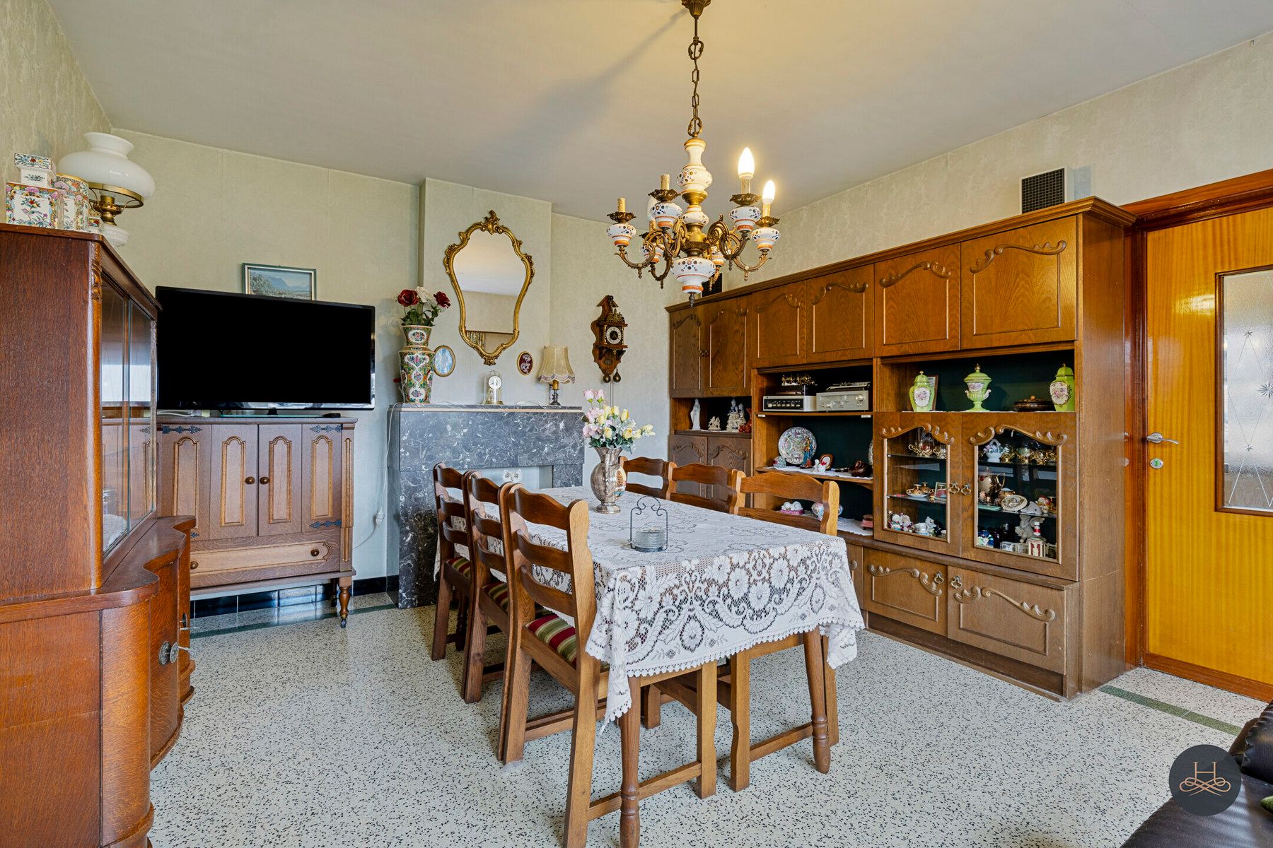 Vrijstaande, goed onderhouden woning in rustig straatje foto 8