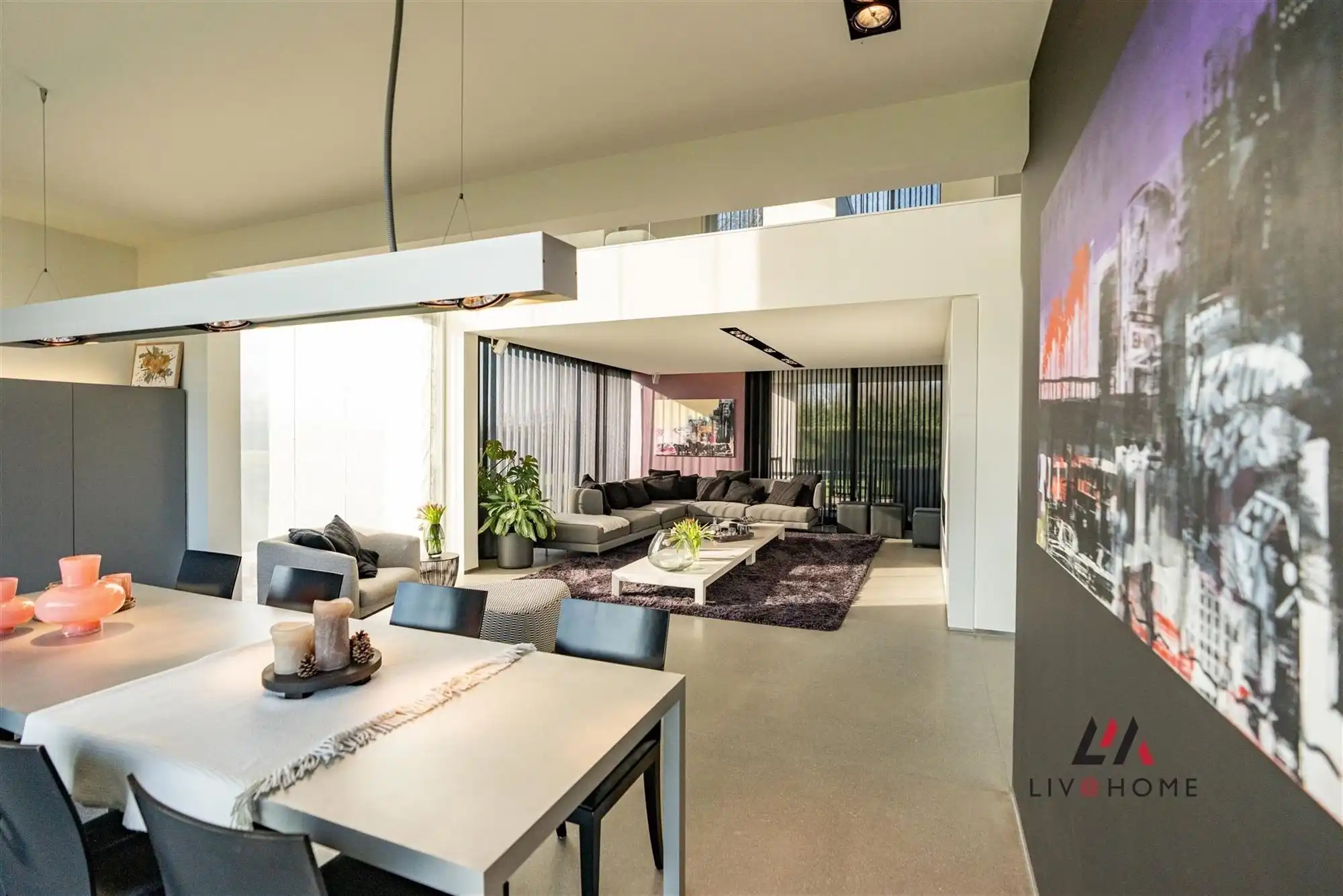 Moderne landbouwwoning met serre en loods op 10 ha foto 12