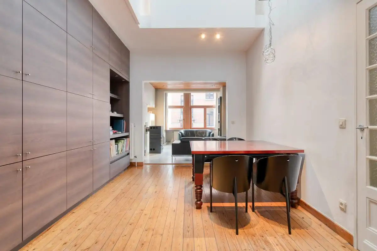 Woon-werkpand met uitzonderlijke garage (±90 m²) nabij centrum Gent foto 8