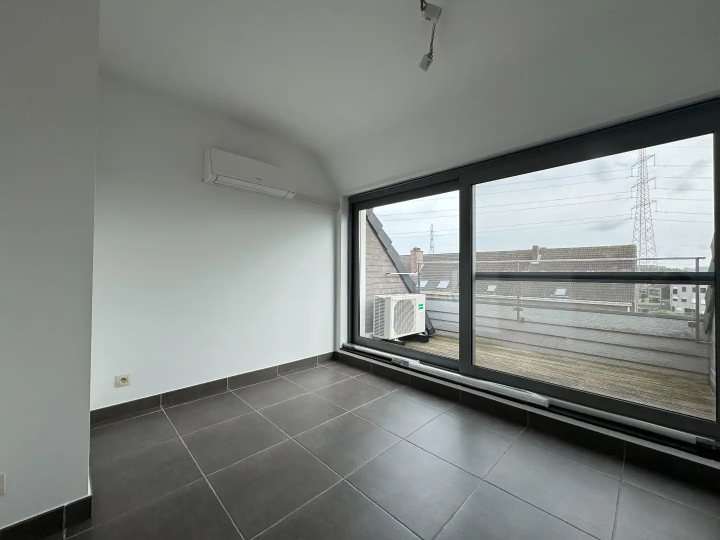 TE HUUR - Duplex appartement met 2slpk en terras foto 13