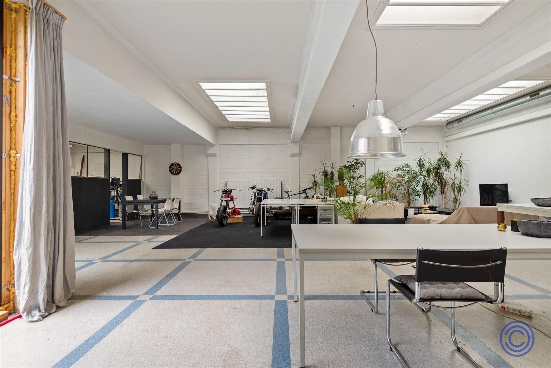 CASCO magazijn + ruime garage + bureel ca. 290m²! foto 7