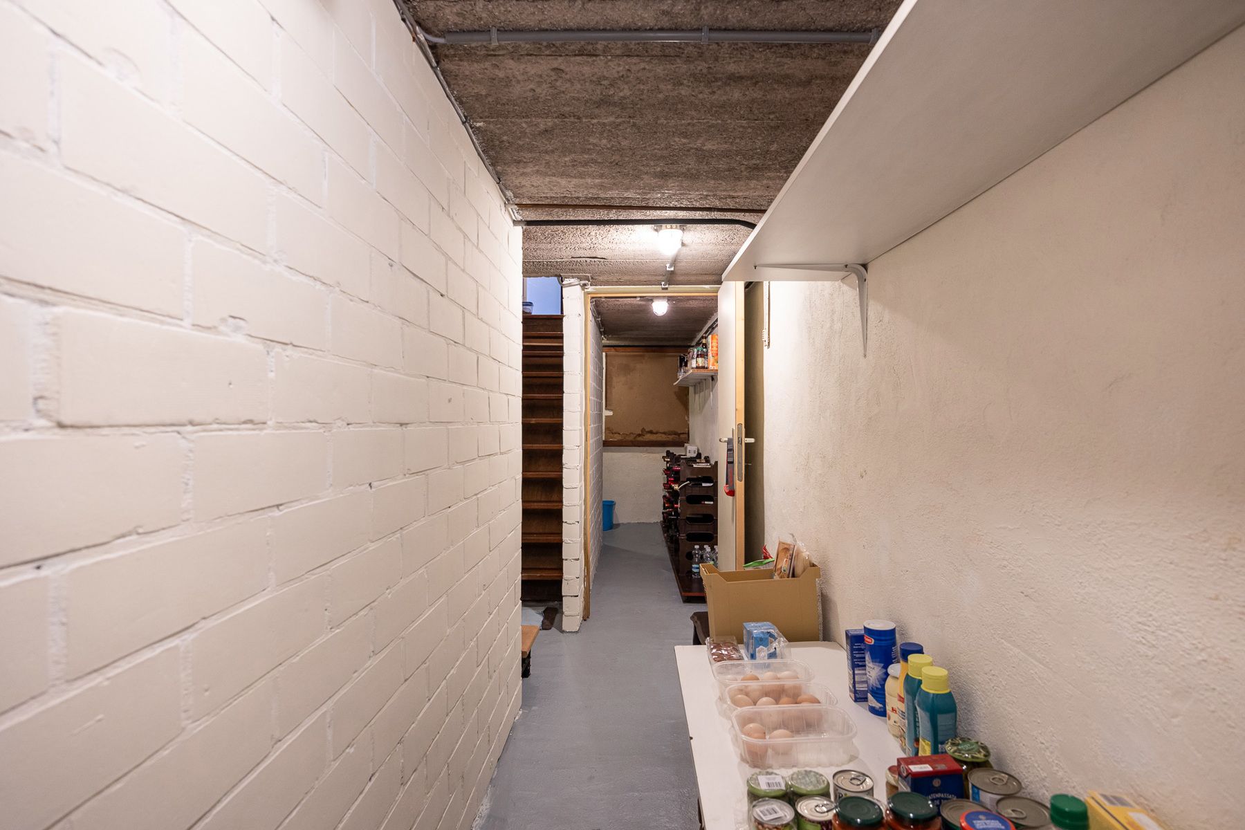 Laagbouwwoning met 4 slaapkamers op een perceel van 2.148m². foto 16