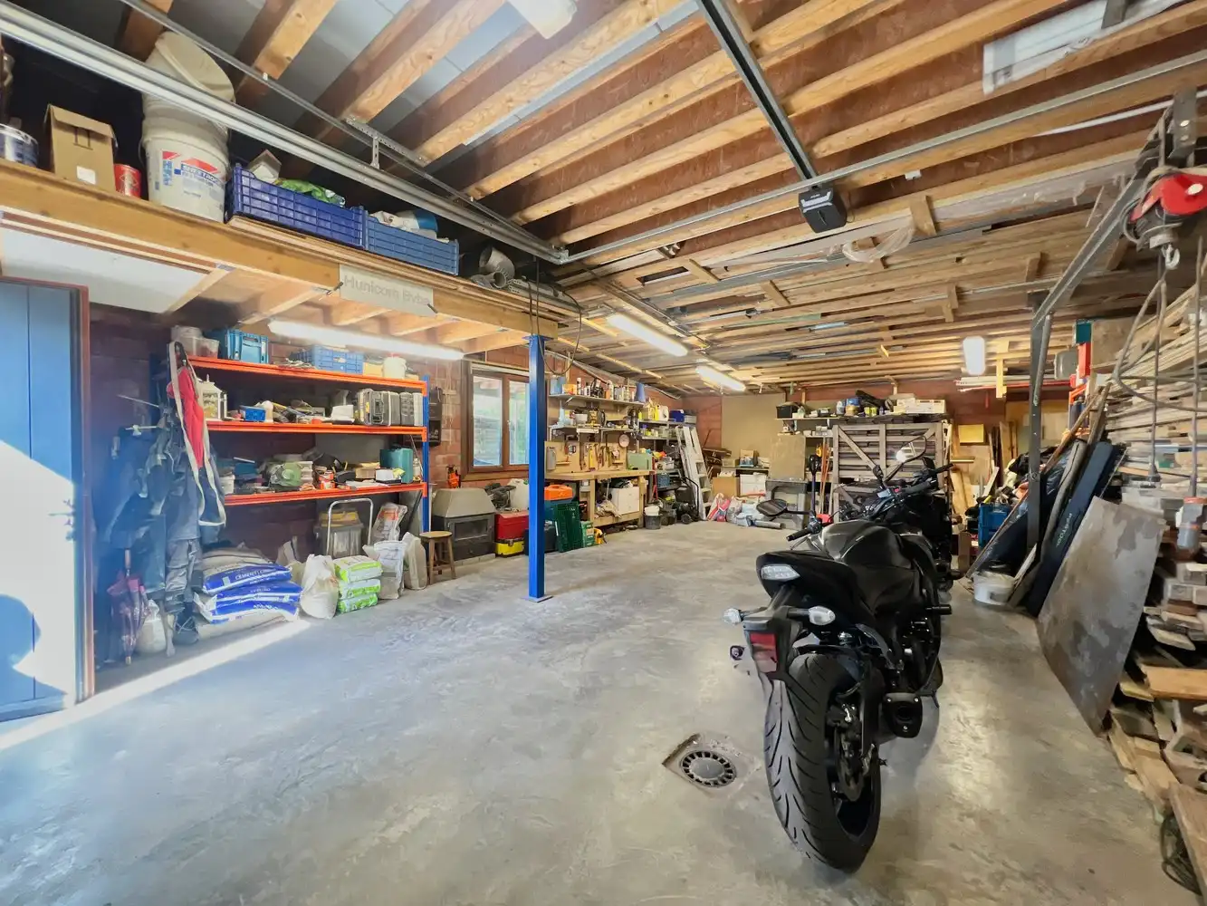 Gunstig gelegen opsplagplaats op ruim perceel (ca. 762m²)! foto 3