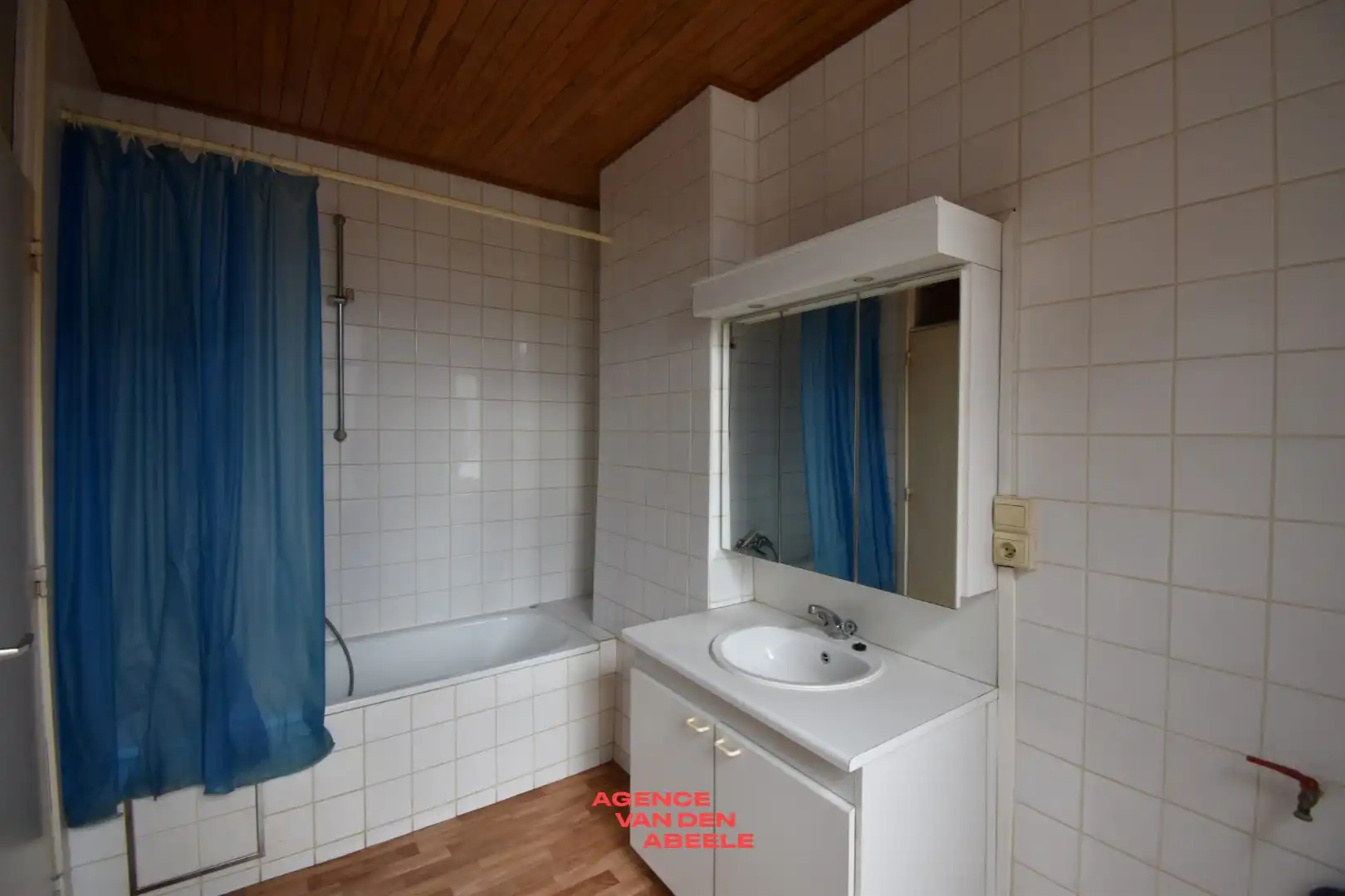 Winkelruimte met woonst in de Brugse binnenstad. foto 20