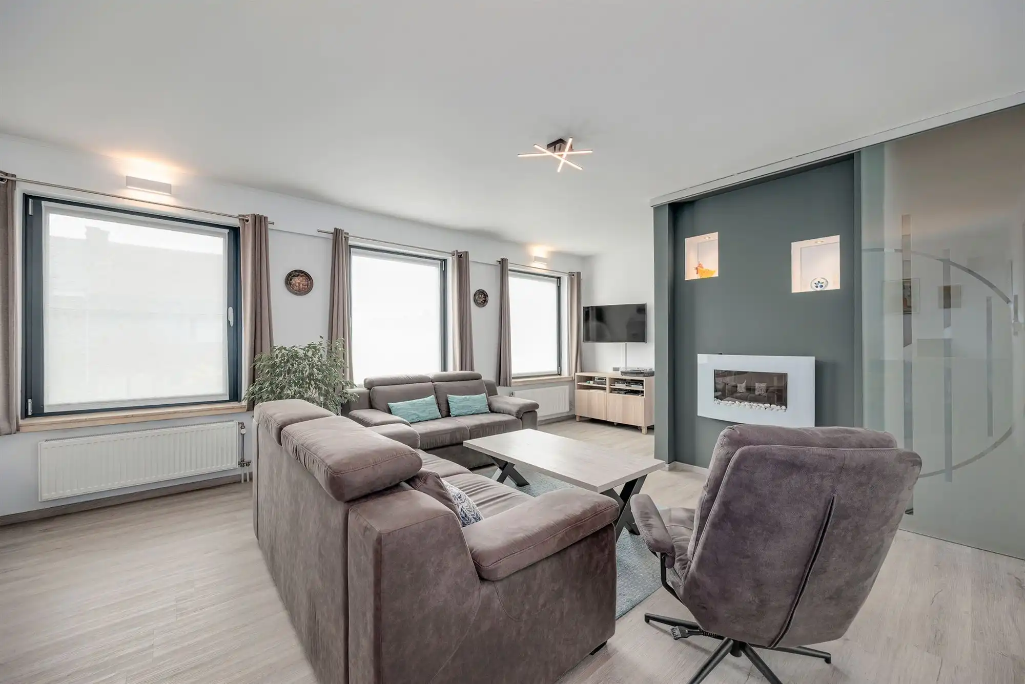 Prachtig huis met 3 slpk en een bureau te Ekeren foto 14