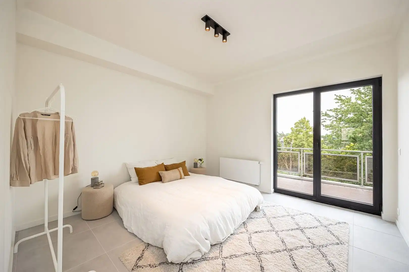 instapklare renovatie met groot terras foto 14