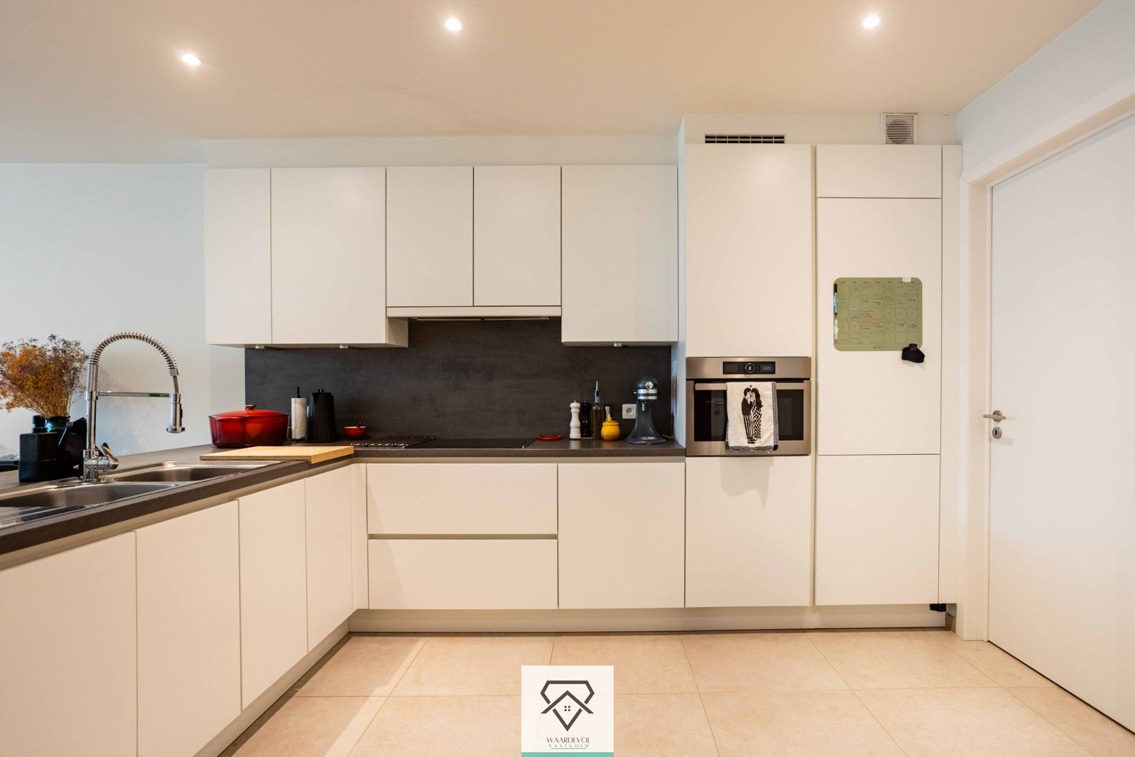 Uitzonderlijk appartement met tuin, zeer ruime garage en topligging nabij Sint-Pietersplein foto 10