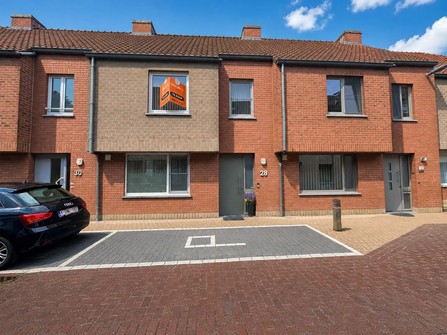 Instapklare gezinswoning met 4 slaapkamers, zonnepanelen met mogelijkheid van een overzolderde garage in Gistel foto 2