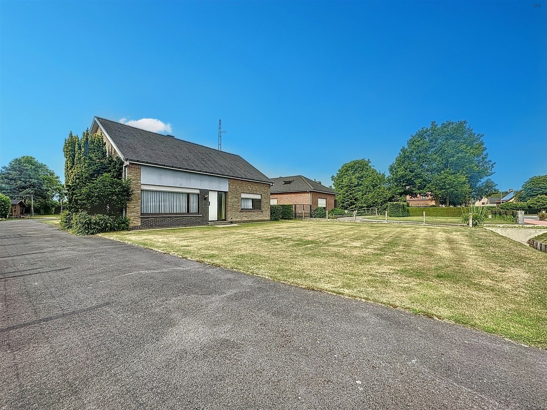 Open bebouwing met 4 slaapkamers op perceel van 2.062m²! foto 6