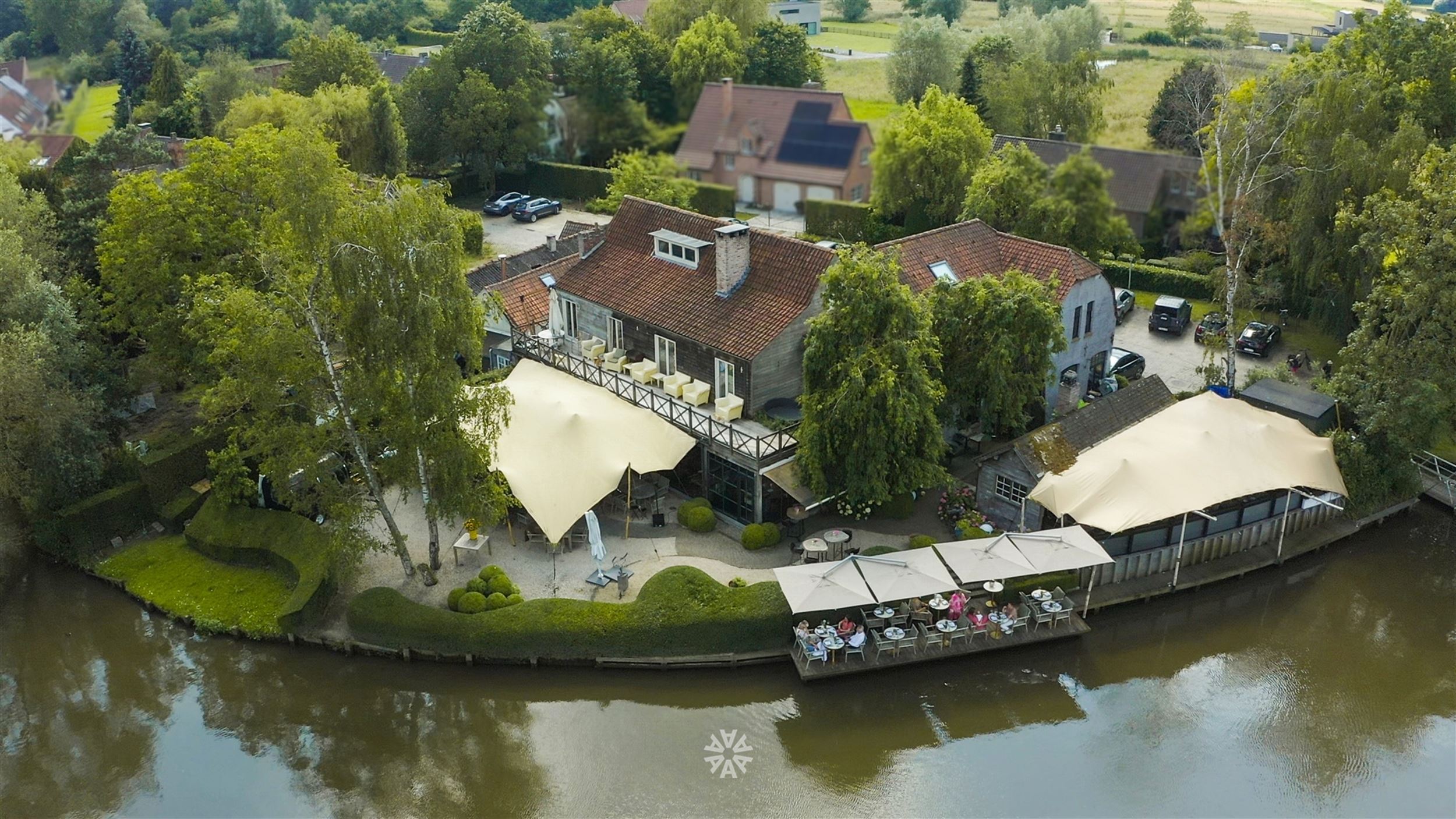 Exclusief restaurant met woonst aan de oevers van de Leie foto 30