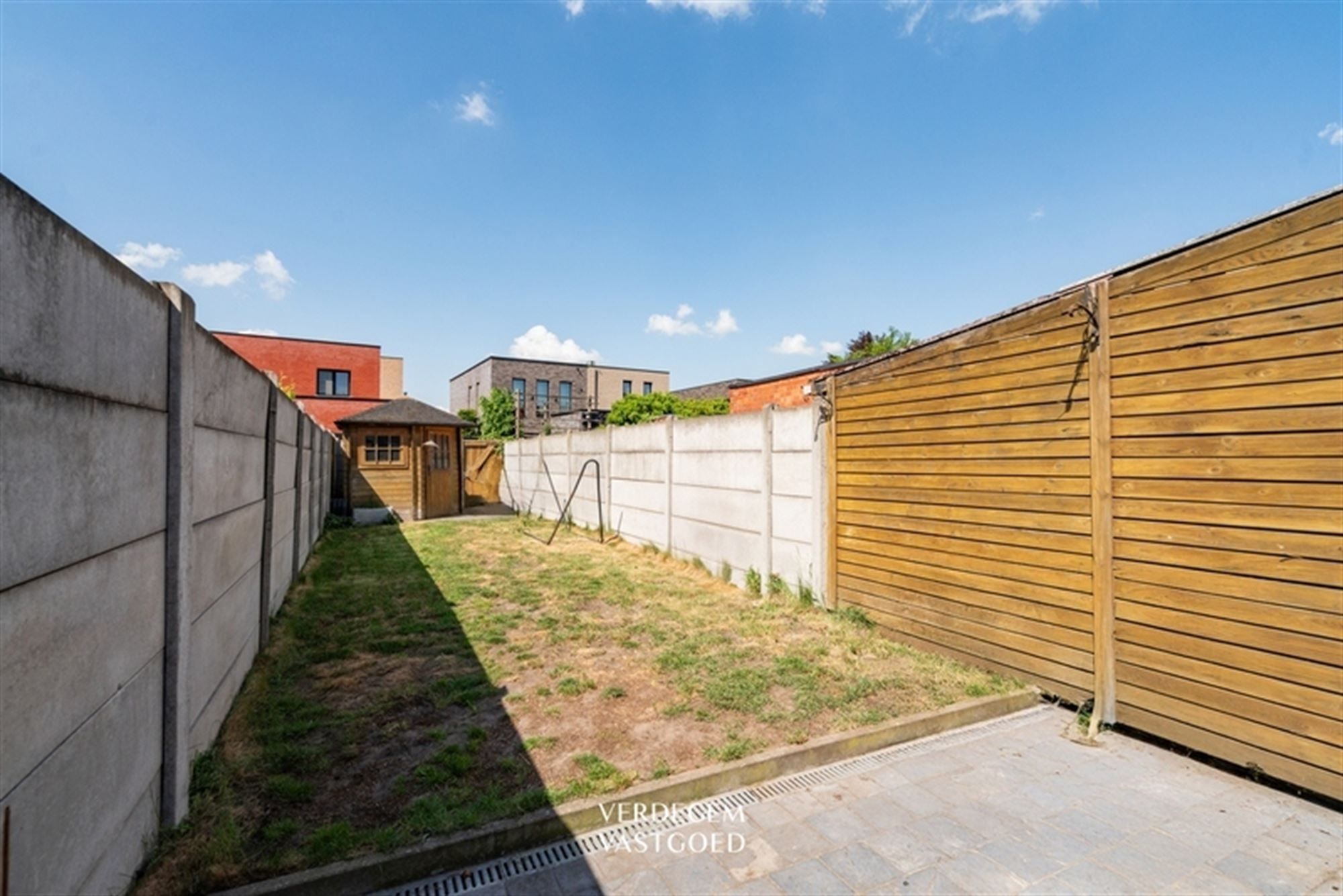 Knap gerenoveerde rijwoning met 2+1 slaapkamers en stadstuin met uitweg foto 13