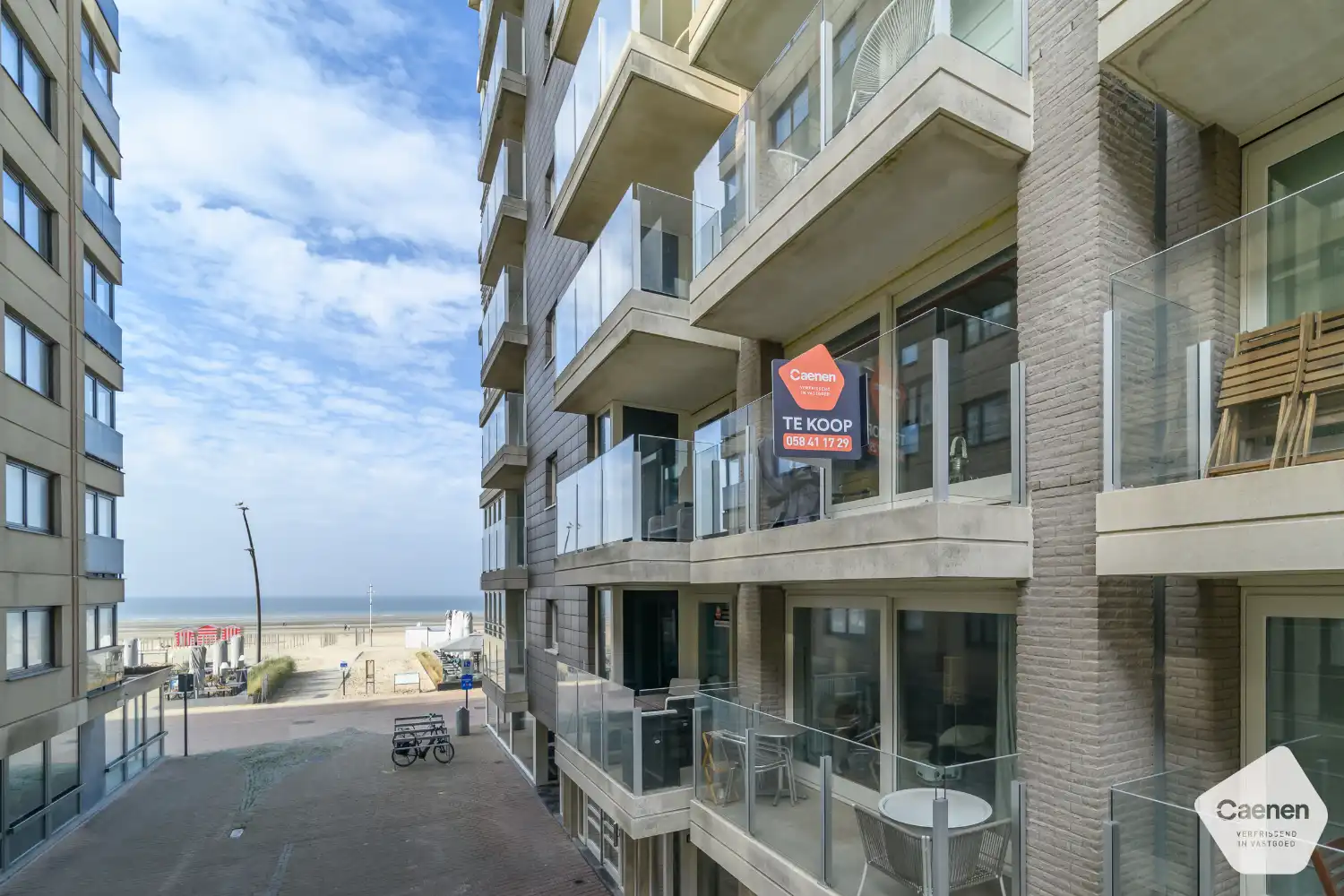 Instapklare, gemeubelde studio met fantastisch zeezicht in recente residentie foto 10