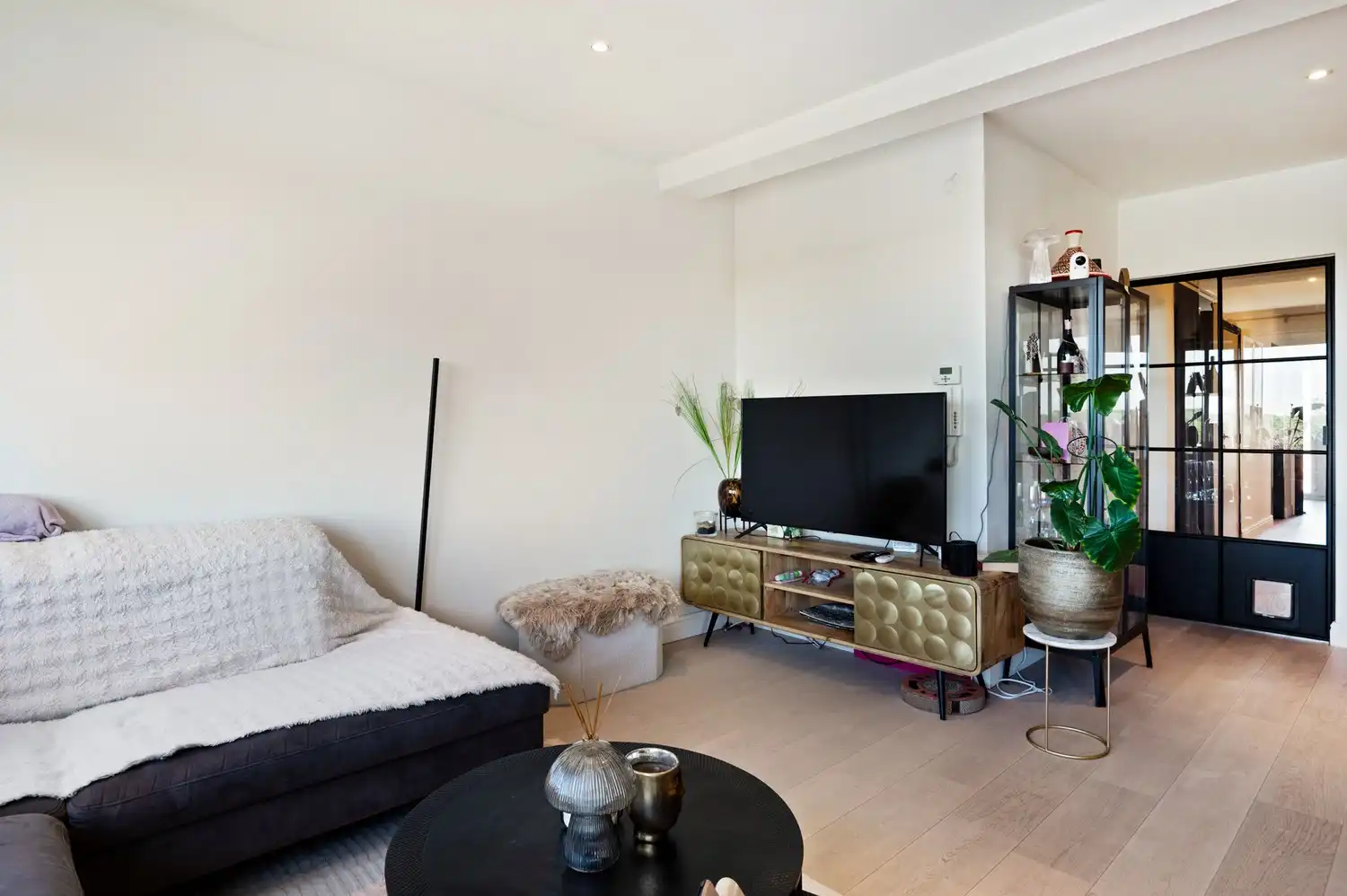 Twee slaapkamer appartement met open leefruimte te Mortsel foto 7