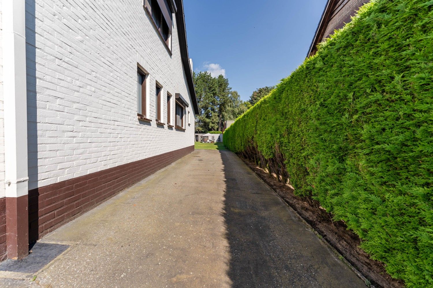 Landelijk gelegen vrijstaande woning op 12a 38ca nabij de Nederlandse grens! foto 30