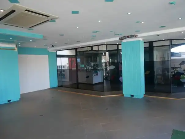 Handelspand/kantoorruimte foto 2