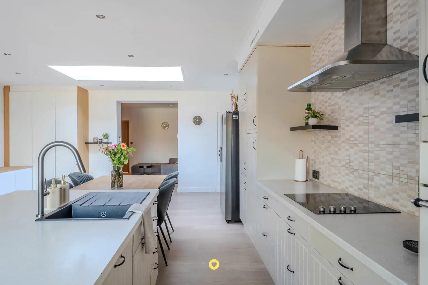 Gerenoveerde woning met 4 SLK's  en tuin met zwembad (EPC A) foto 5