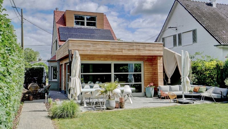 Charmante gerenoveerde woning van 166m² op 6 are 47 ca foto 2