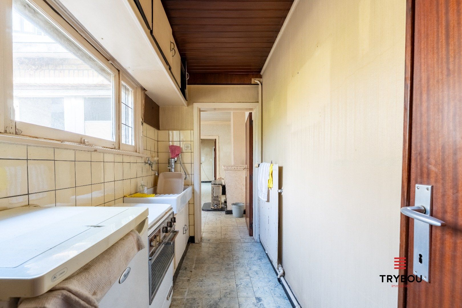 🏠 Te koop in het hart van Diksmuide – Woning met woon-winkelcombinatie en charmant stadstuintje foto 12
