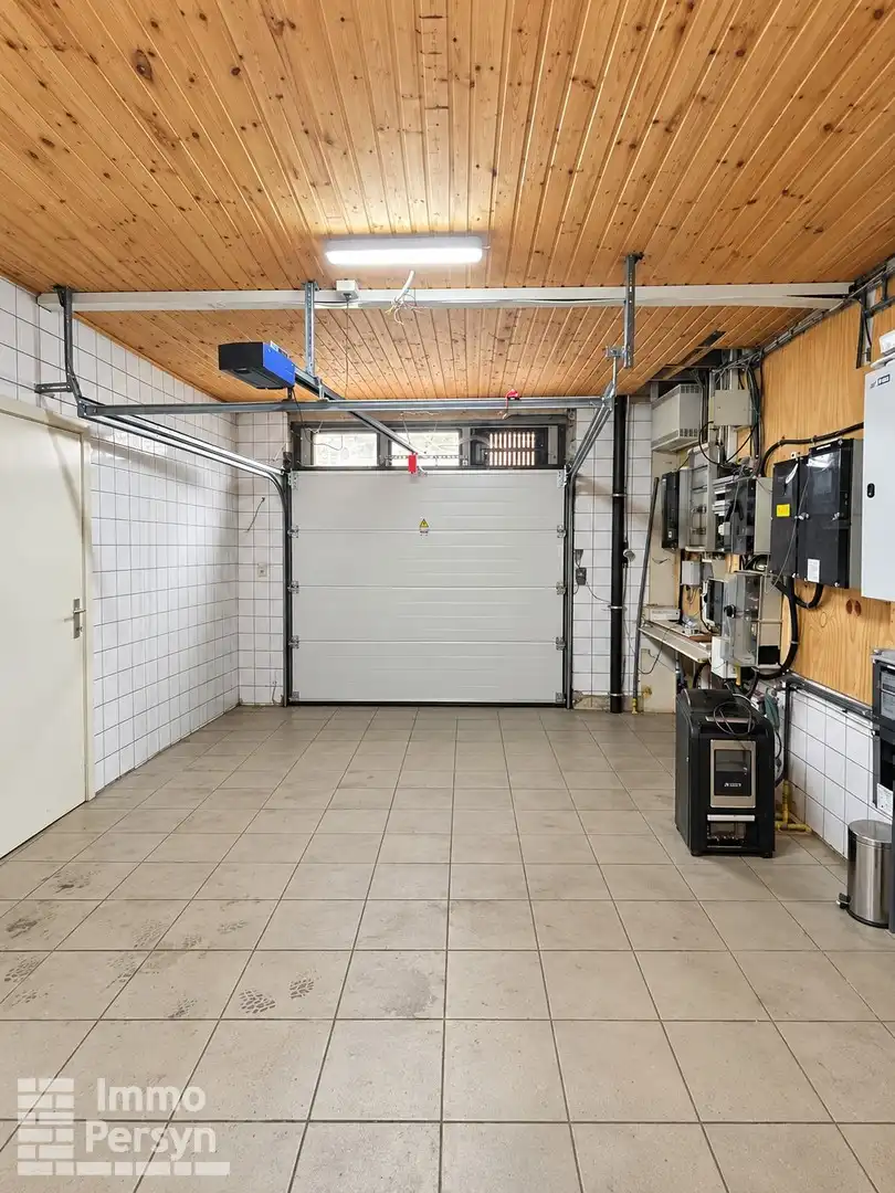 Handelspand (800m²!) + woonst (220m²) + Buitenruimte (600m2) foto 8