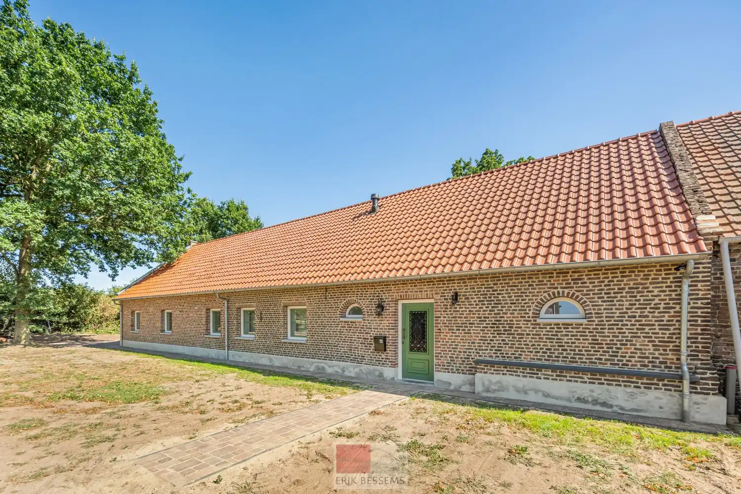 Gerenoveerde 18e-eeuwse langgevelhoeve in Kinrooi foto 44