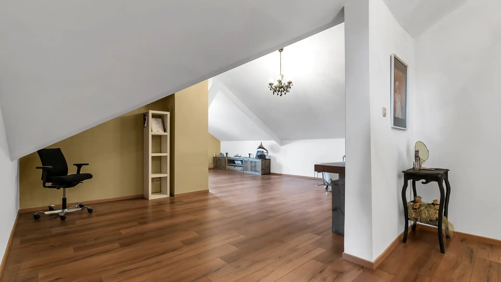 SFEERVOLLE KARAKTERWONING TE MAASMECHELEN MET 4 SLAAPKAMERS foto 27