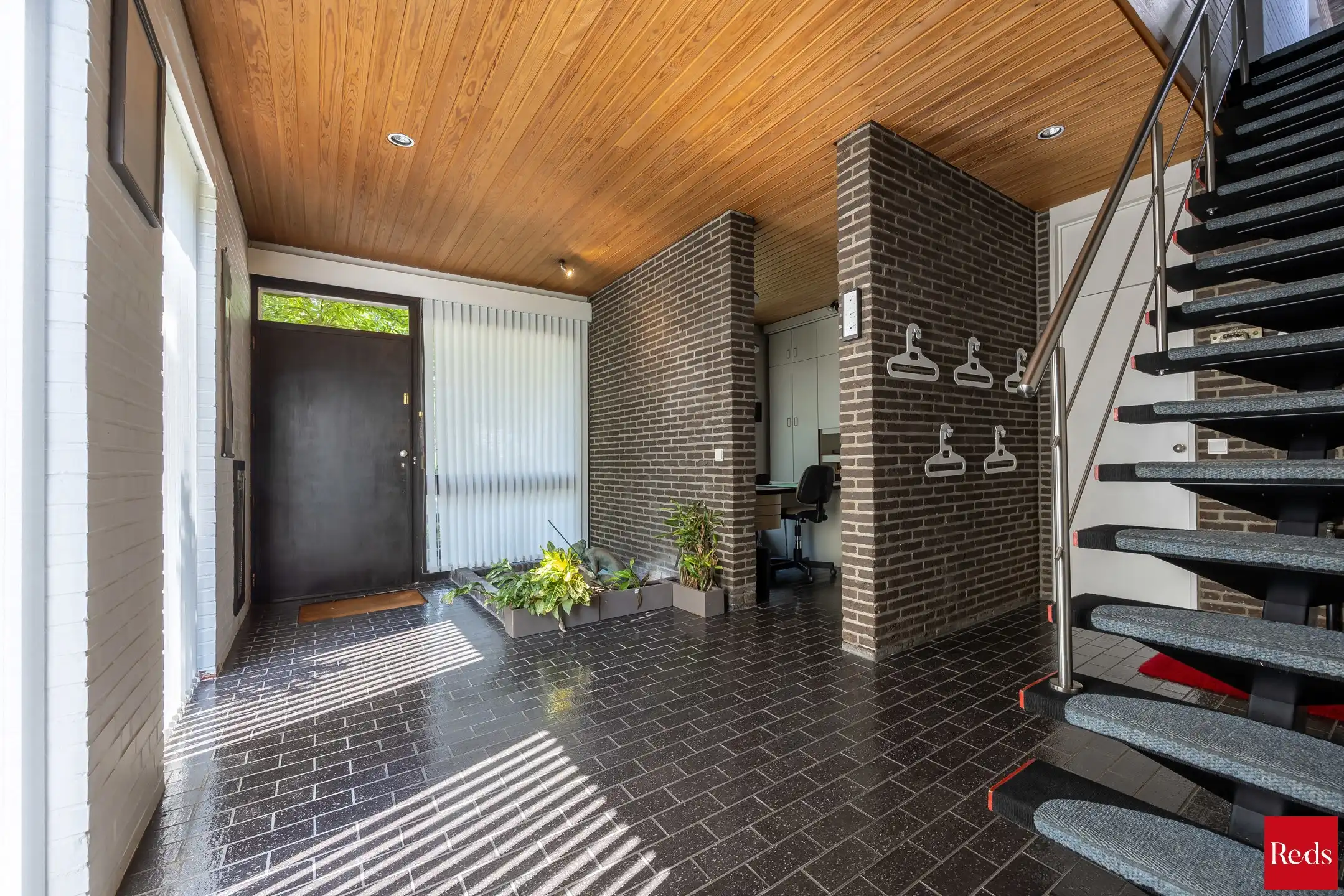 Karaktervolle villa met mooie tuin op toplocatie in Kapellen foto 12