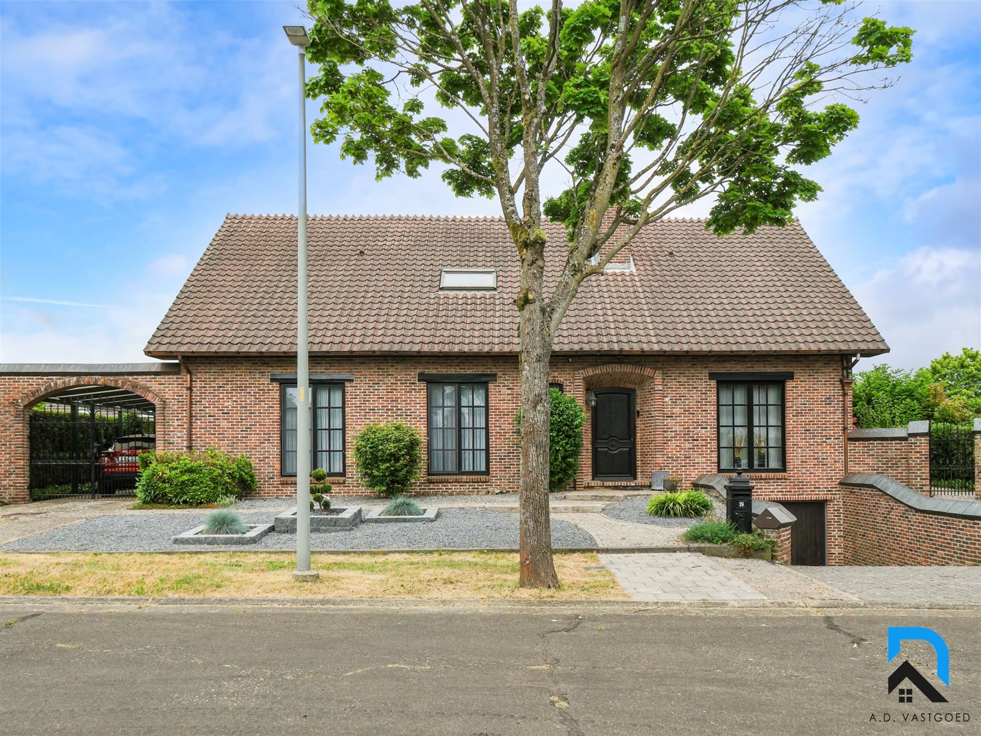 Ruime woning met 5 slaapkamers op toplocatie foto 38
