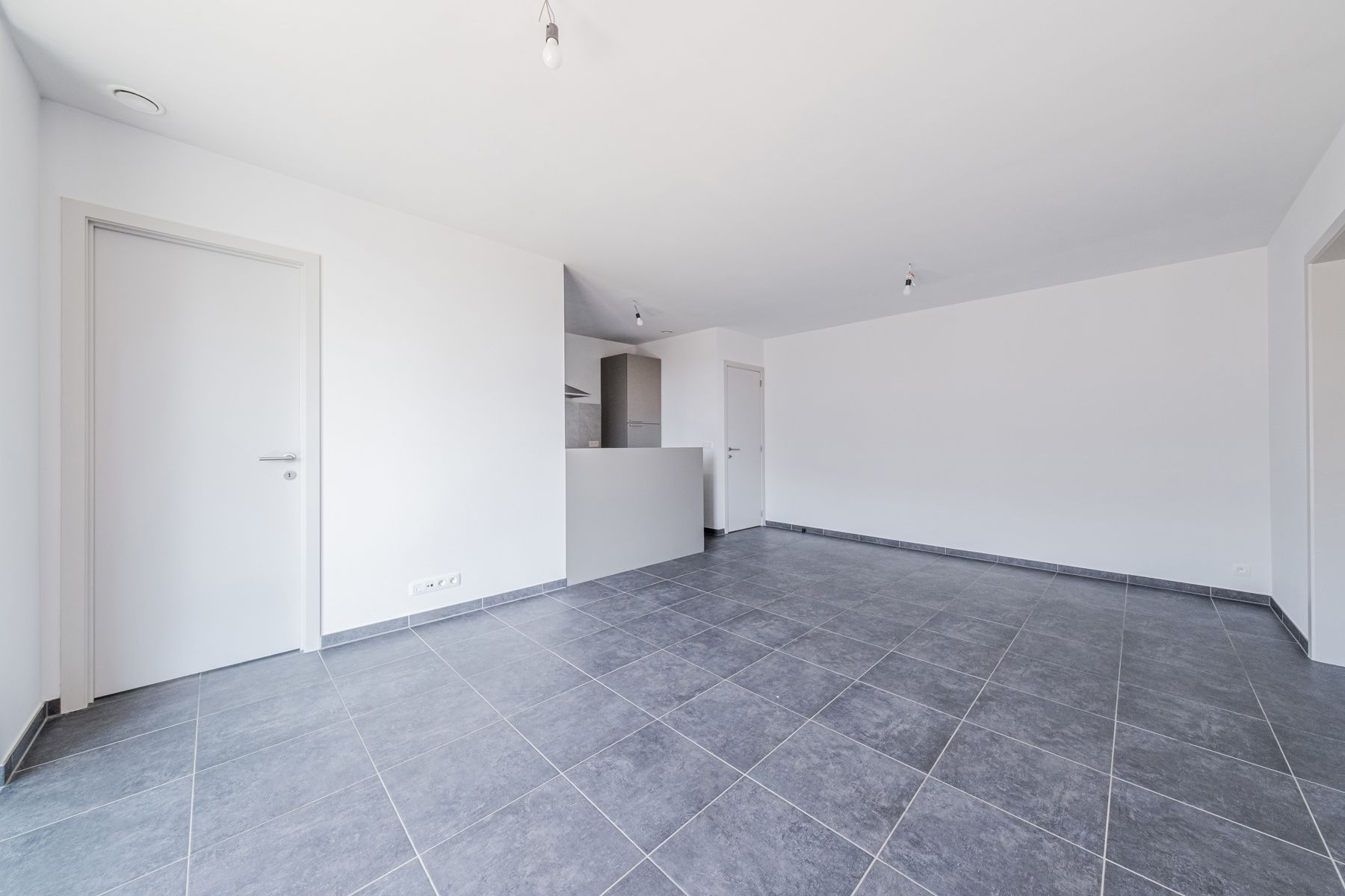 Modern 2slpk appartement met terras foto 3