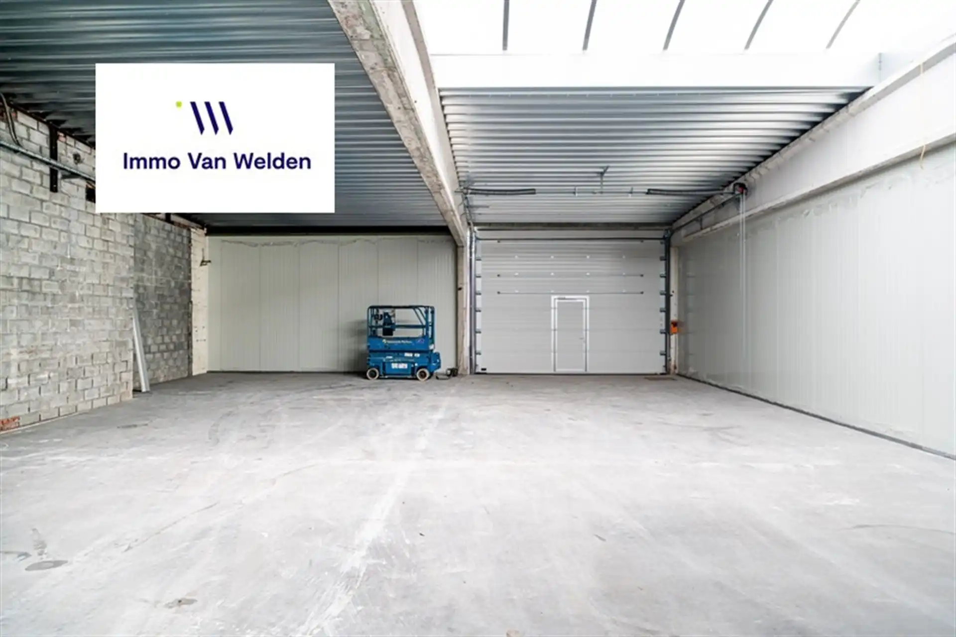 SHOWROOM / BEDRIJFSRUIMTE OP TOPLIGGING LANGS DE N60 foto 7