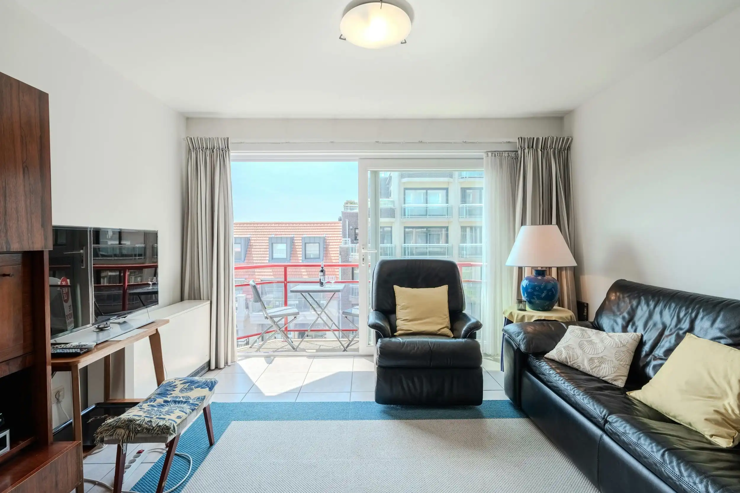 Instapklaar appartement met 2 slaapkamers en zijdelings zeezicht! foto 4