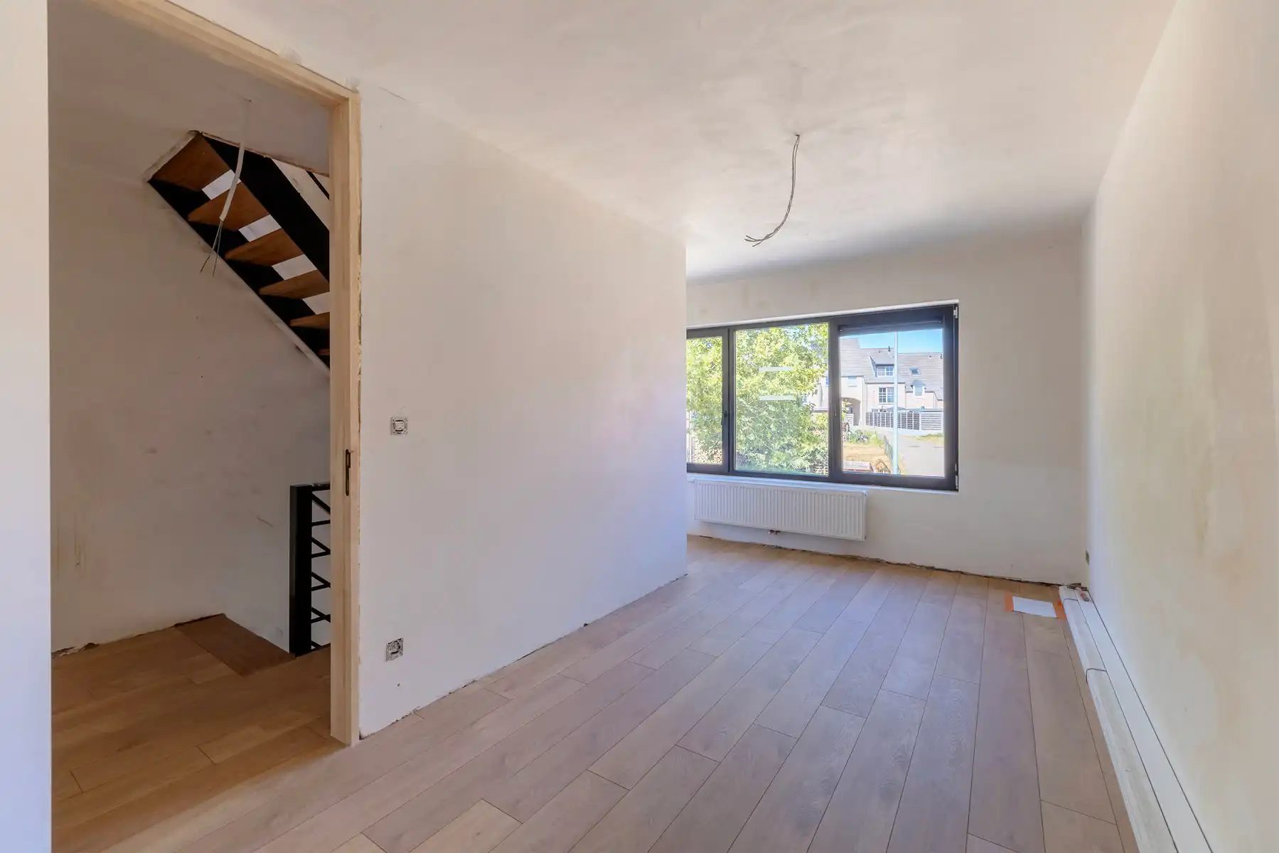 Gerenoveerde woning met 3 slpks, tuin en garage foto 13