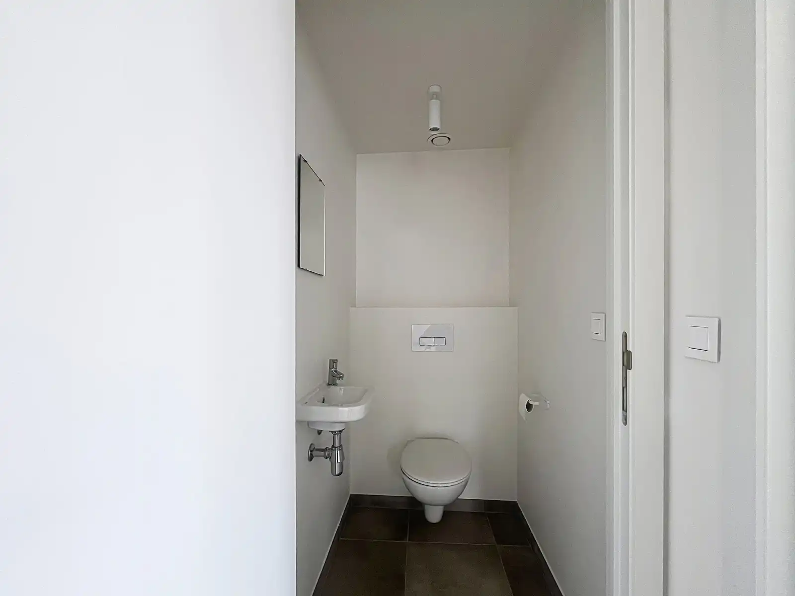 Gelijkvloers Kantoor met woonst (2 SLPK), nieuwbouw! foto 8