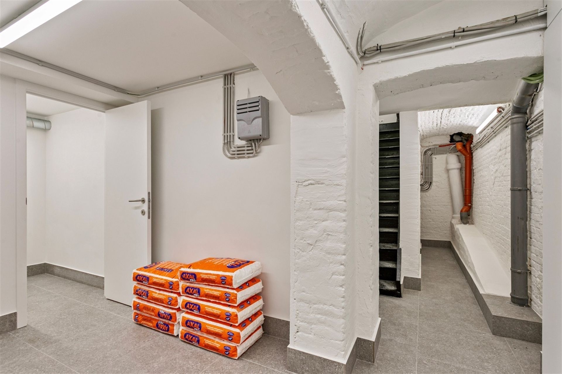 Prachtige unieke verhuring, 2 appartementen en een handelsgelijkvloers te 1000 Brussel. 



 foto 9