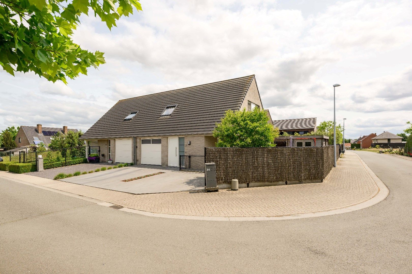 ENERGIEZUINIGE WONING (BJ 2014) IN RUSTIGE WOONWIJK | TOPPER!!! foto 3