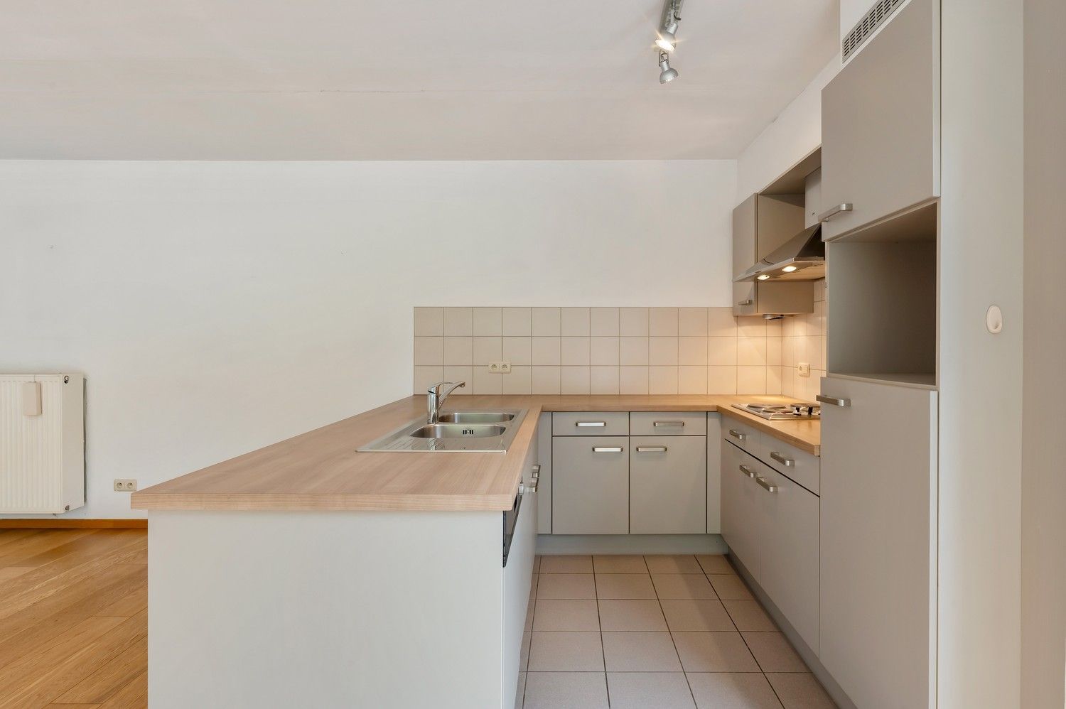 Instapklaar appartement met 2 slaapkamers en terras – centraal gelegen op de grens met Berlaar-Heikant. foto 6
